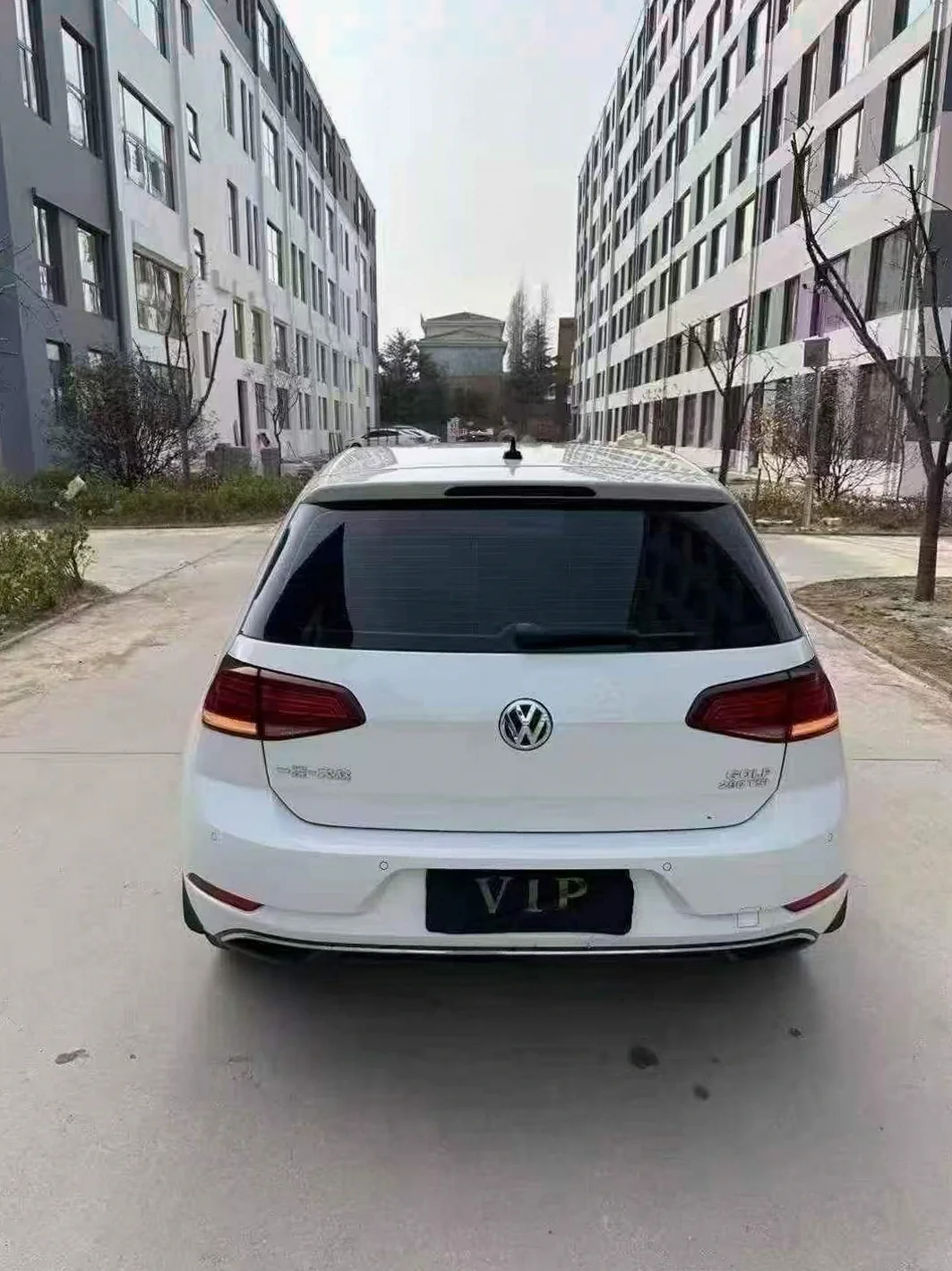 大众高尔夫 后面外观一