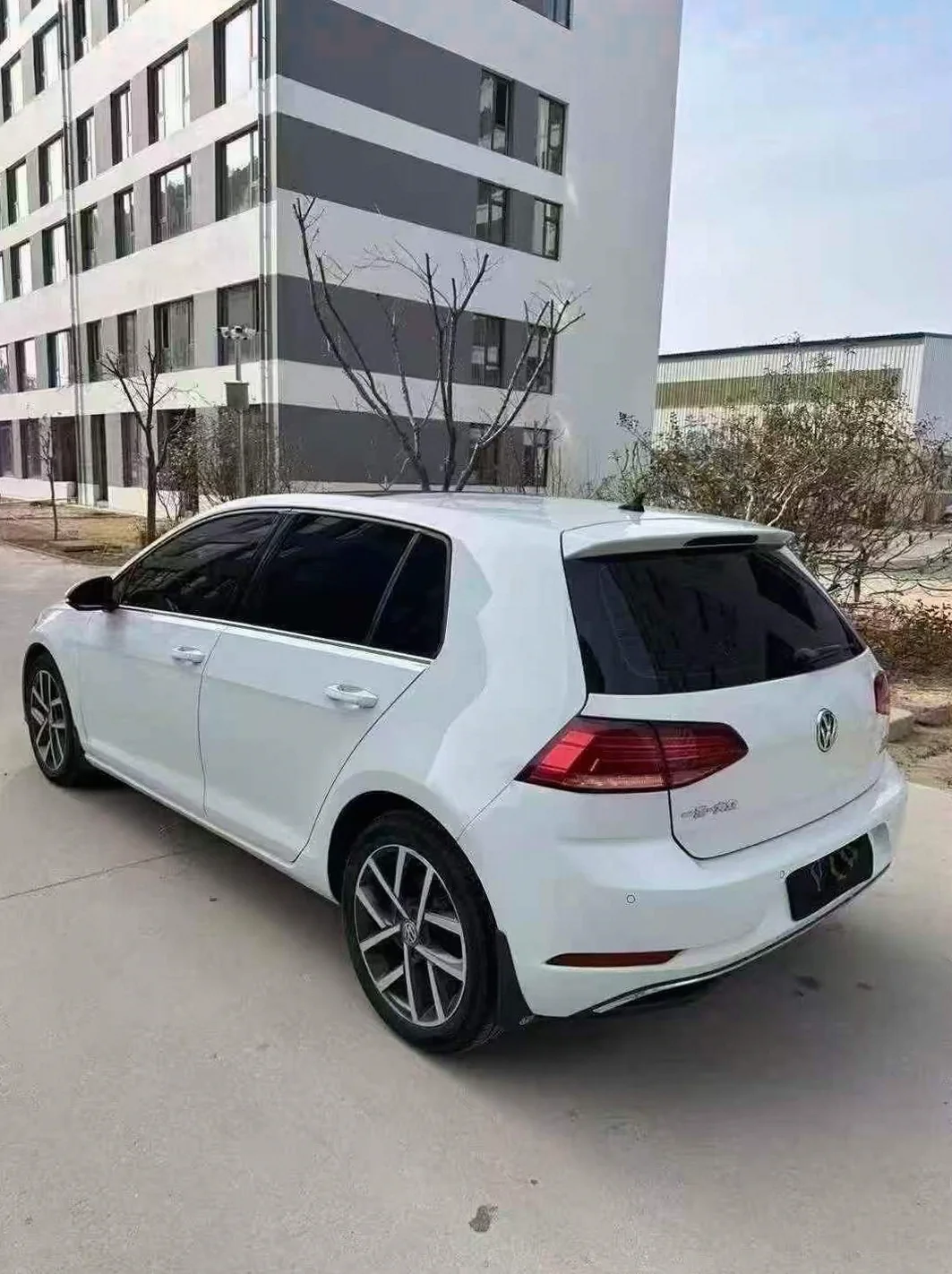 大众高尔夫 后面外观二