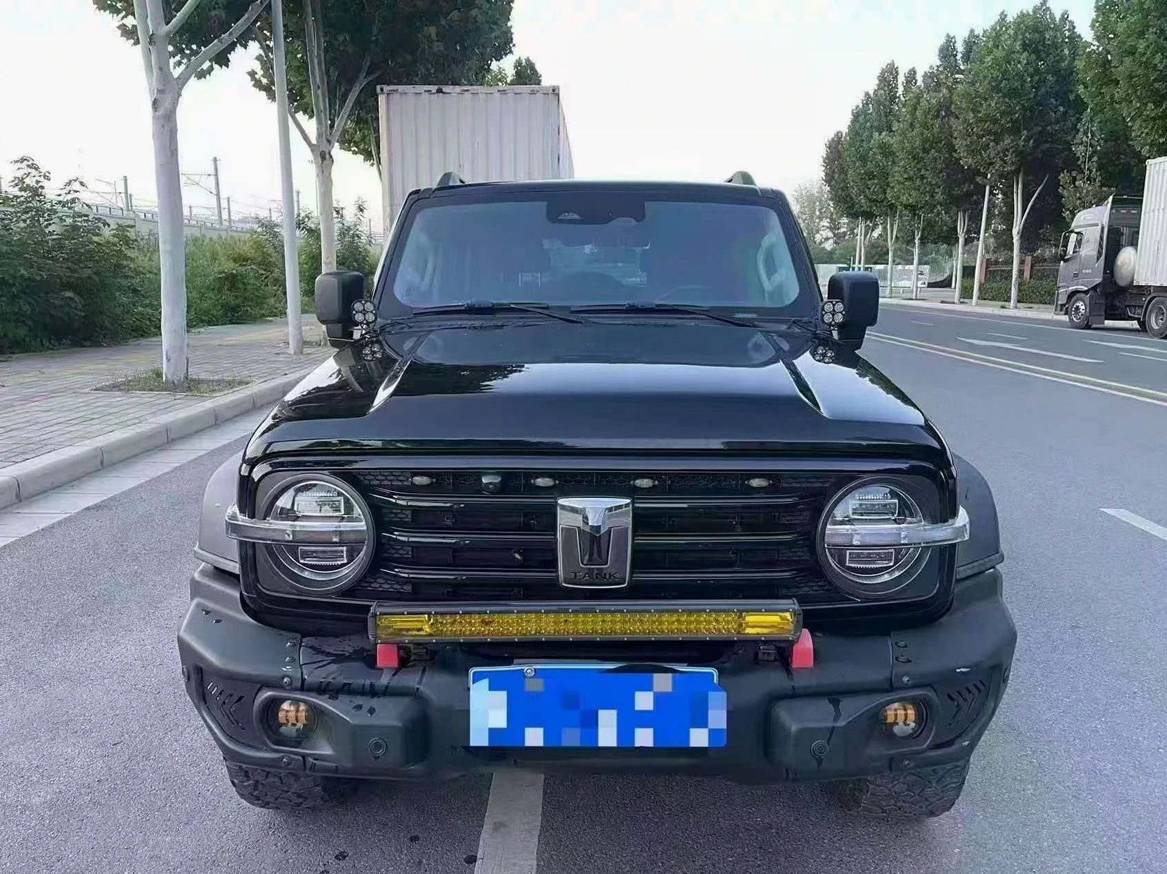长城汽车300 正面外观二