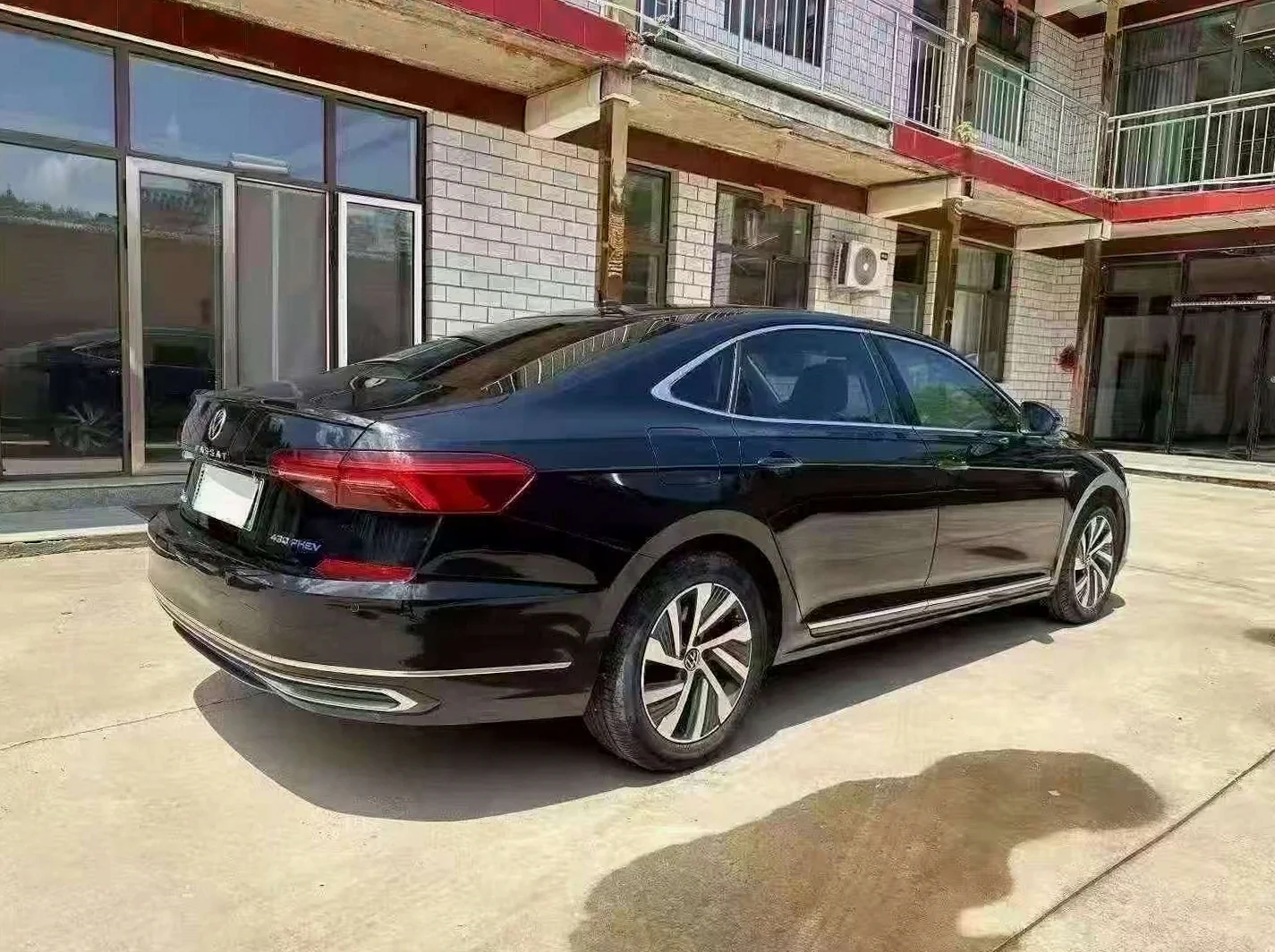 大众帕萨特 后面外观一