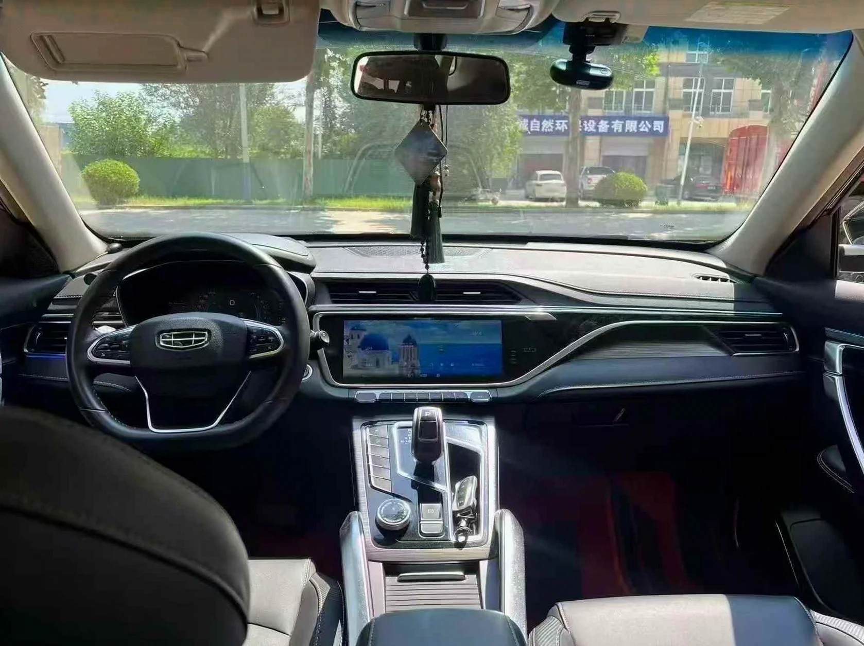 吉利博越 后面外观二