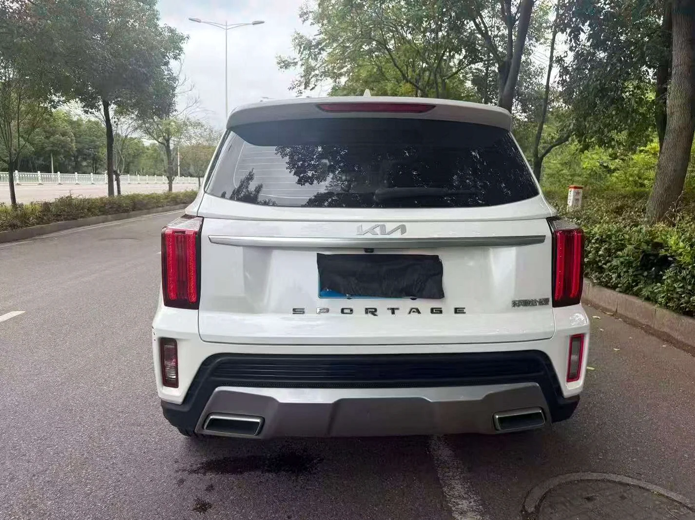 起亚智跑 内饰后排