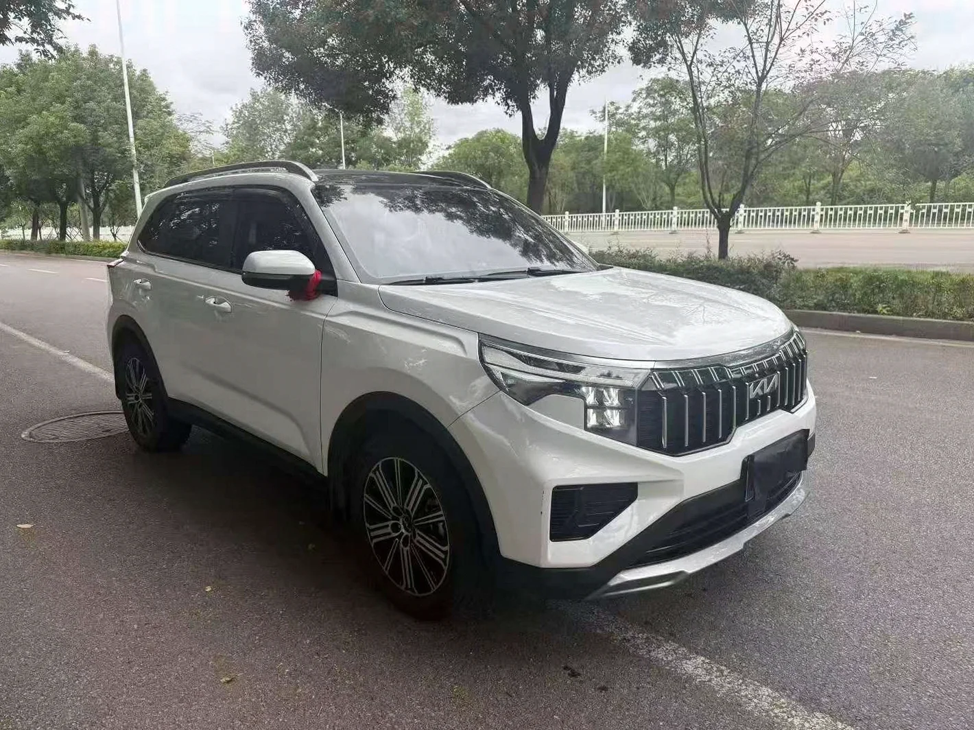 起亚智跑 正面外观三