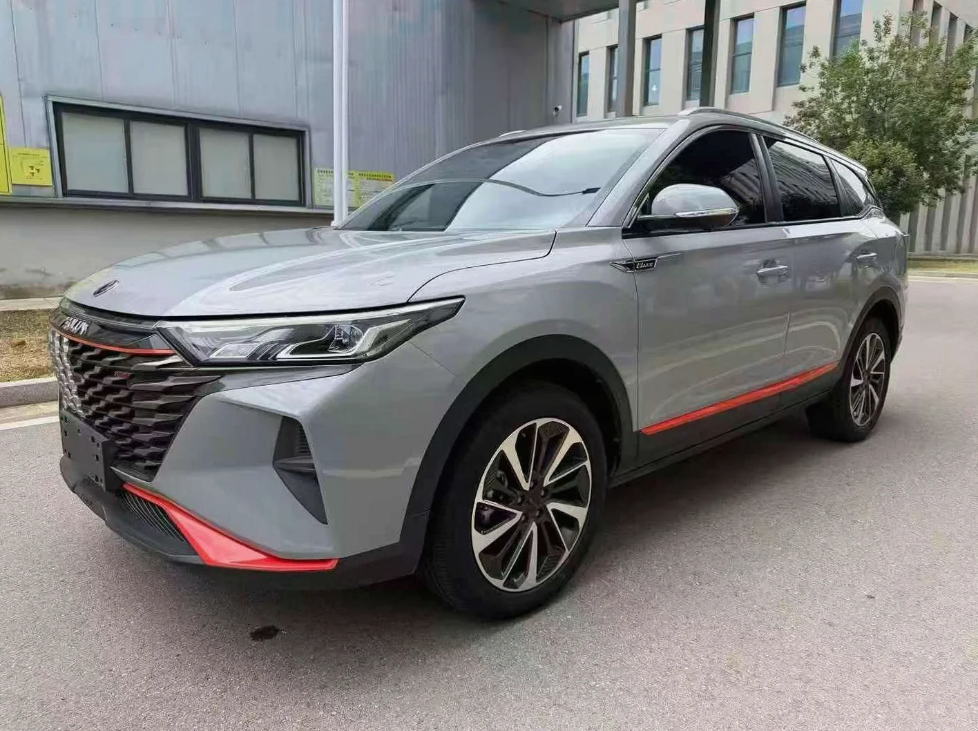 东风ax7 正面外观三