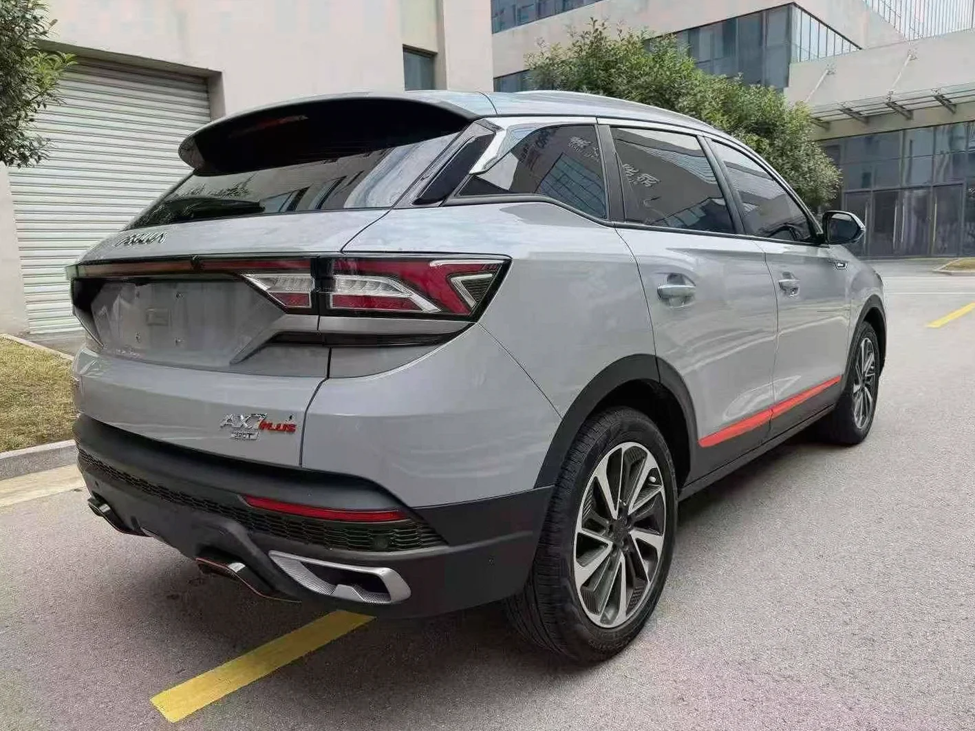 东风ax7 后面外观三