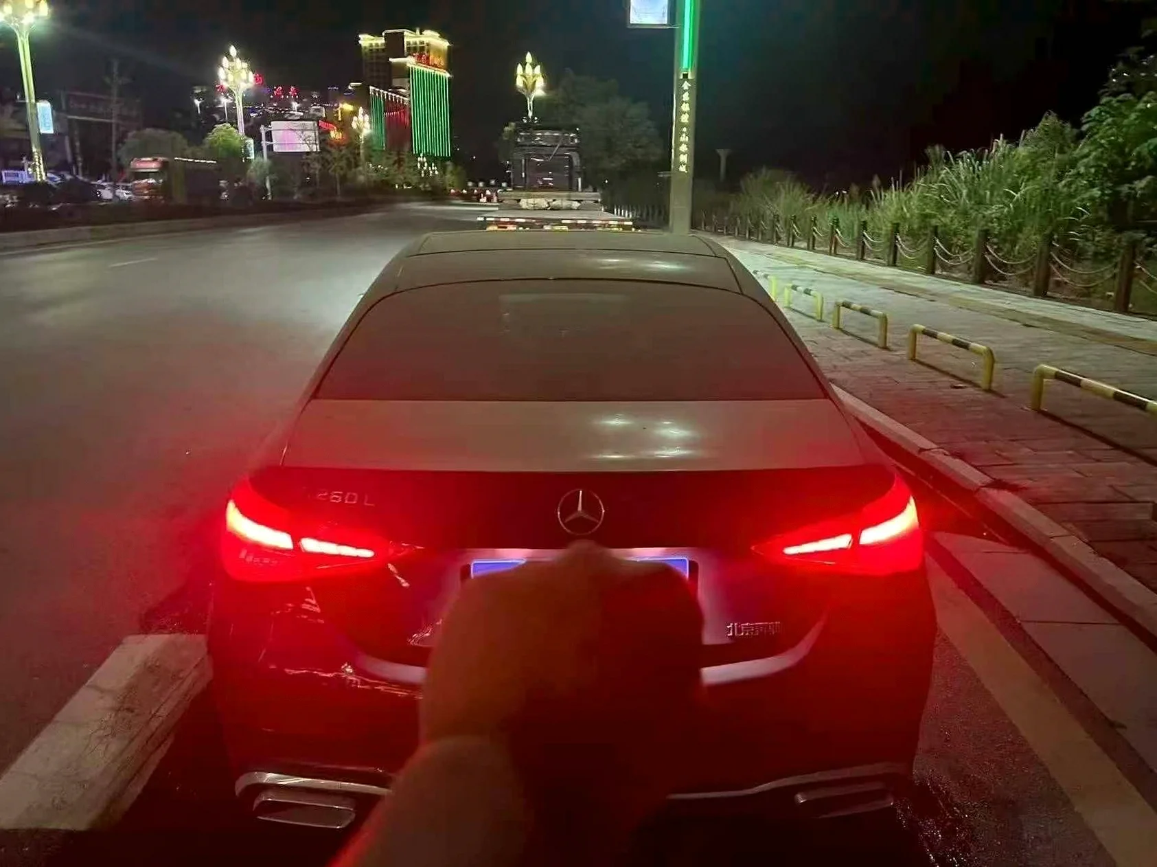 奔驰C 内饰后排