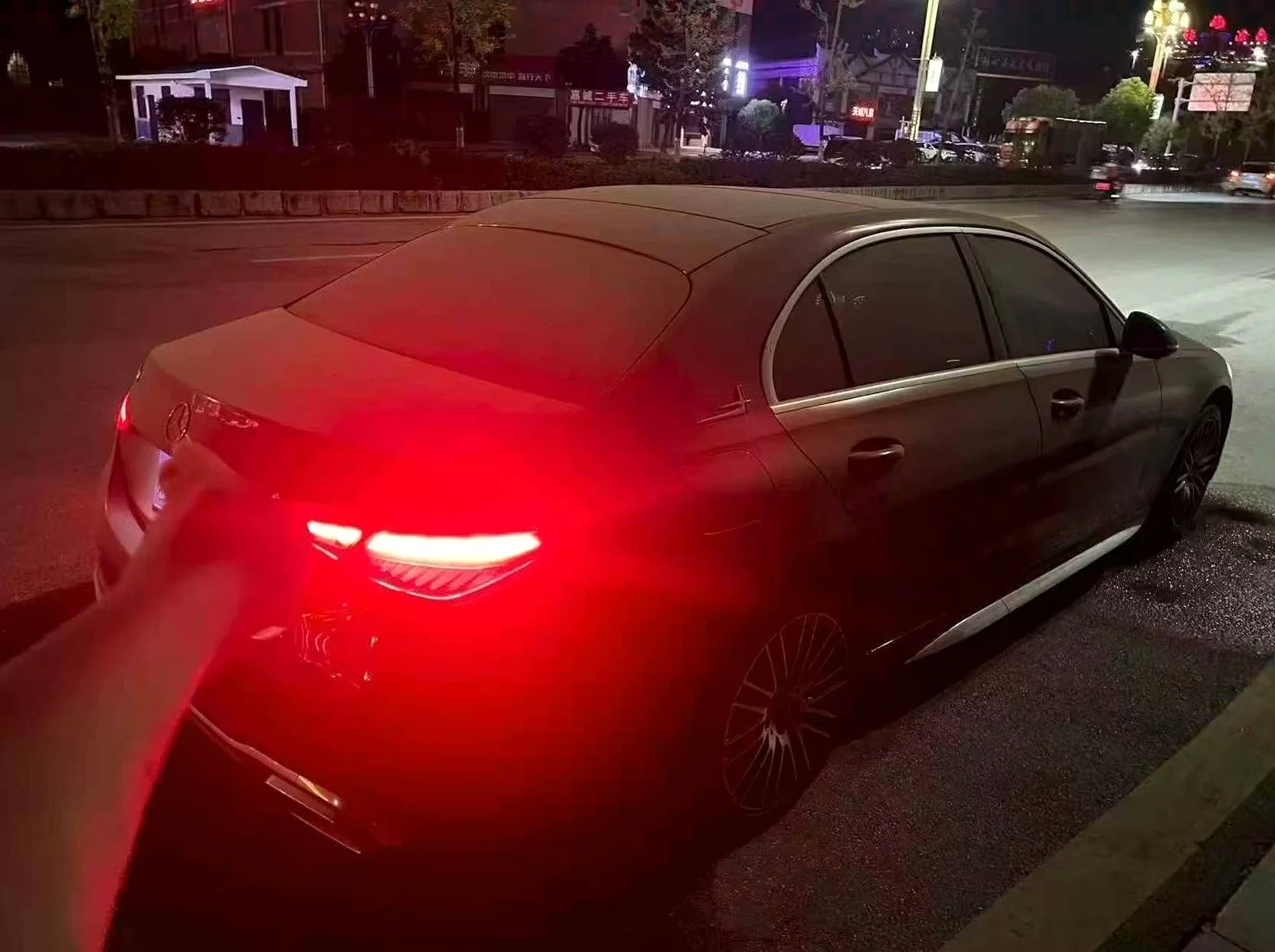 奔驰C 后面外观二