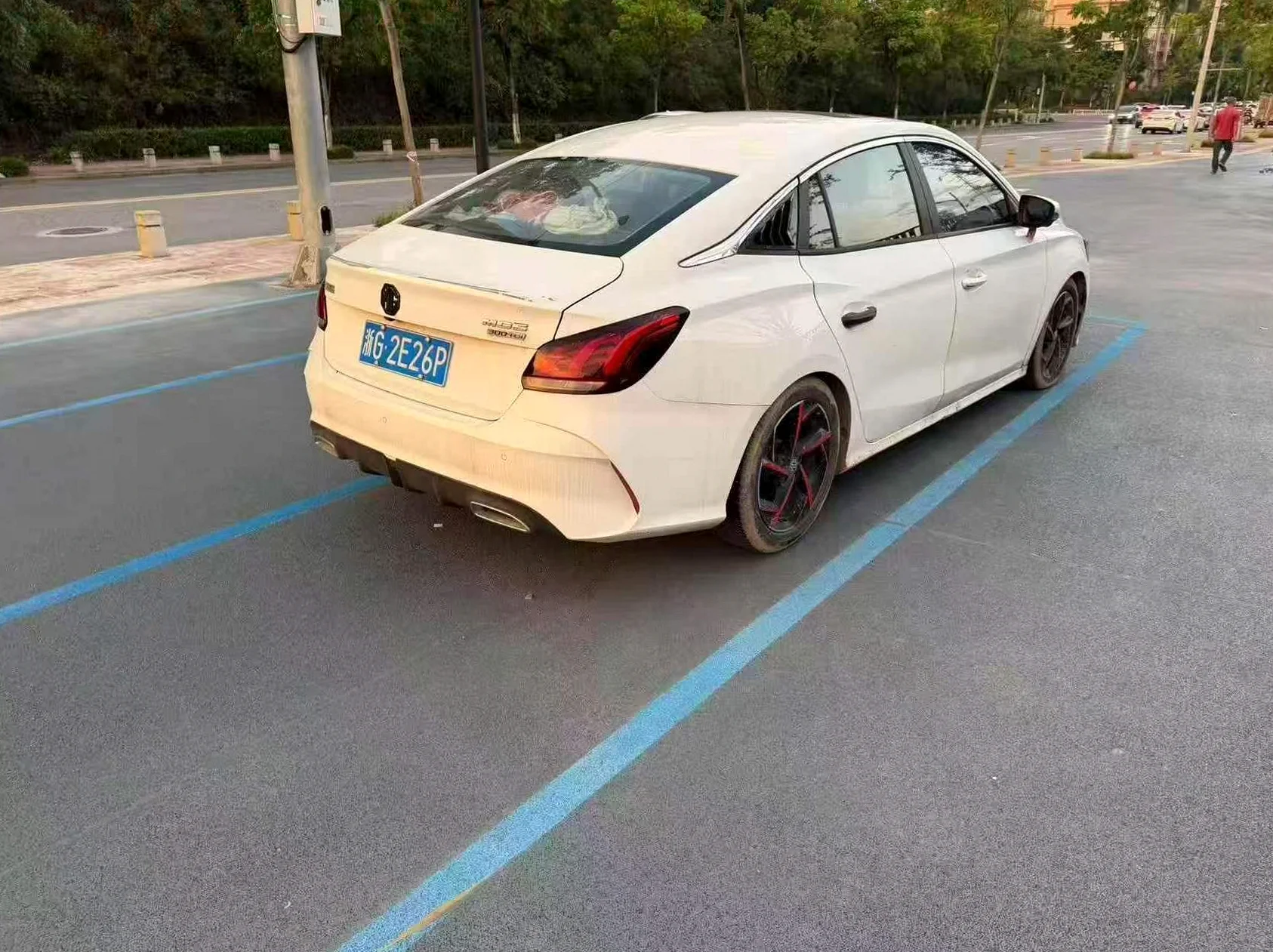 名爵5 驾驶室