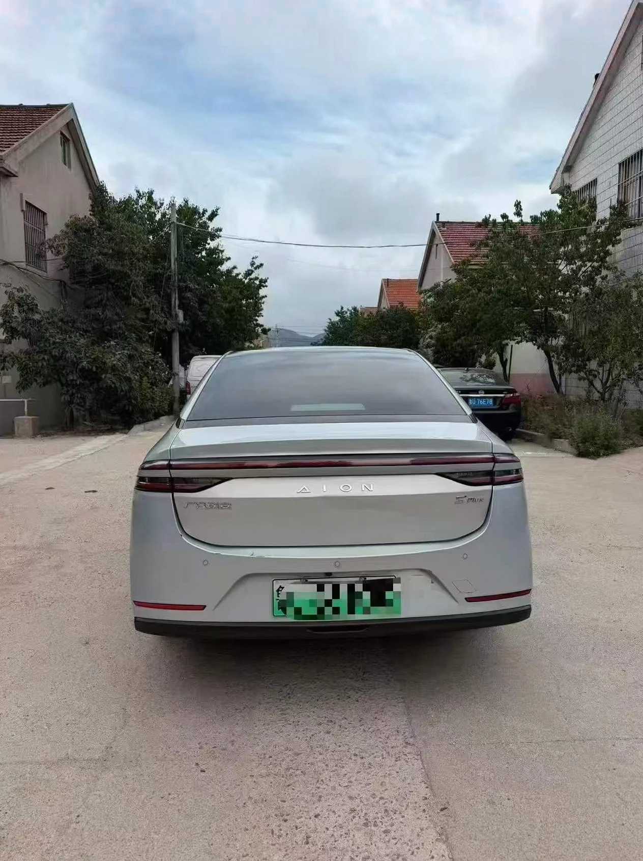 埃安S Plus 后面外观一
