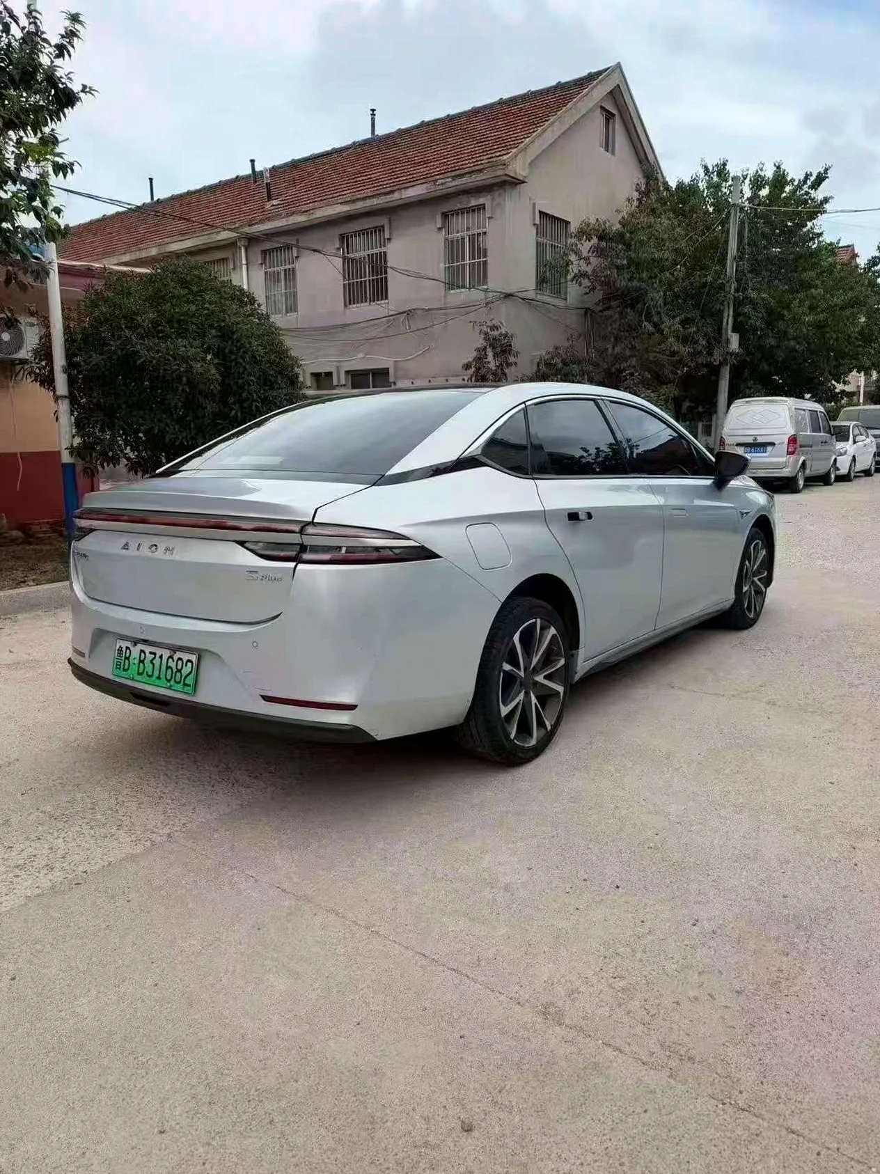 埃安S Plus 后面外观二