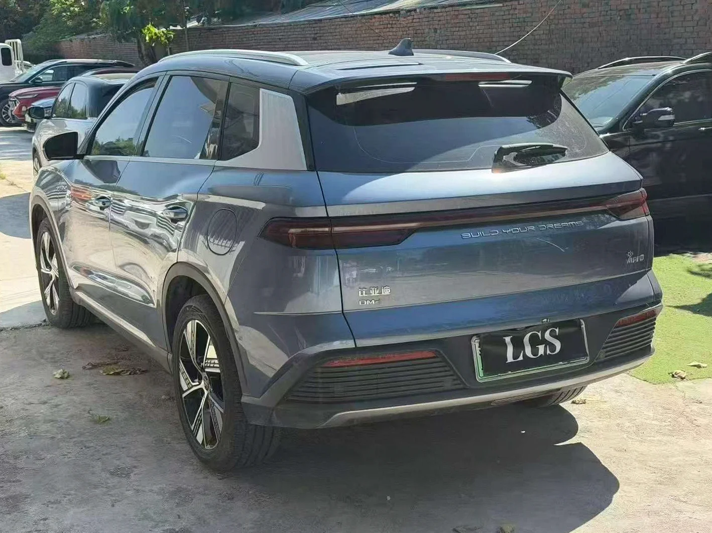 比亚迪宋 后面外观一