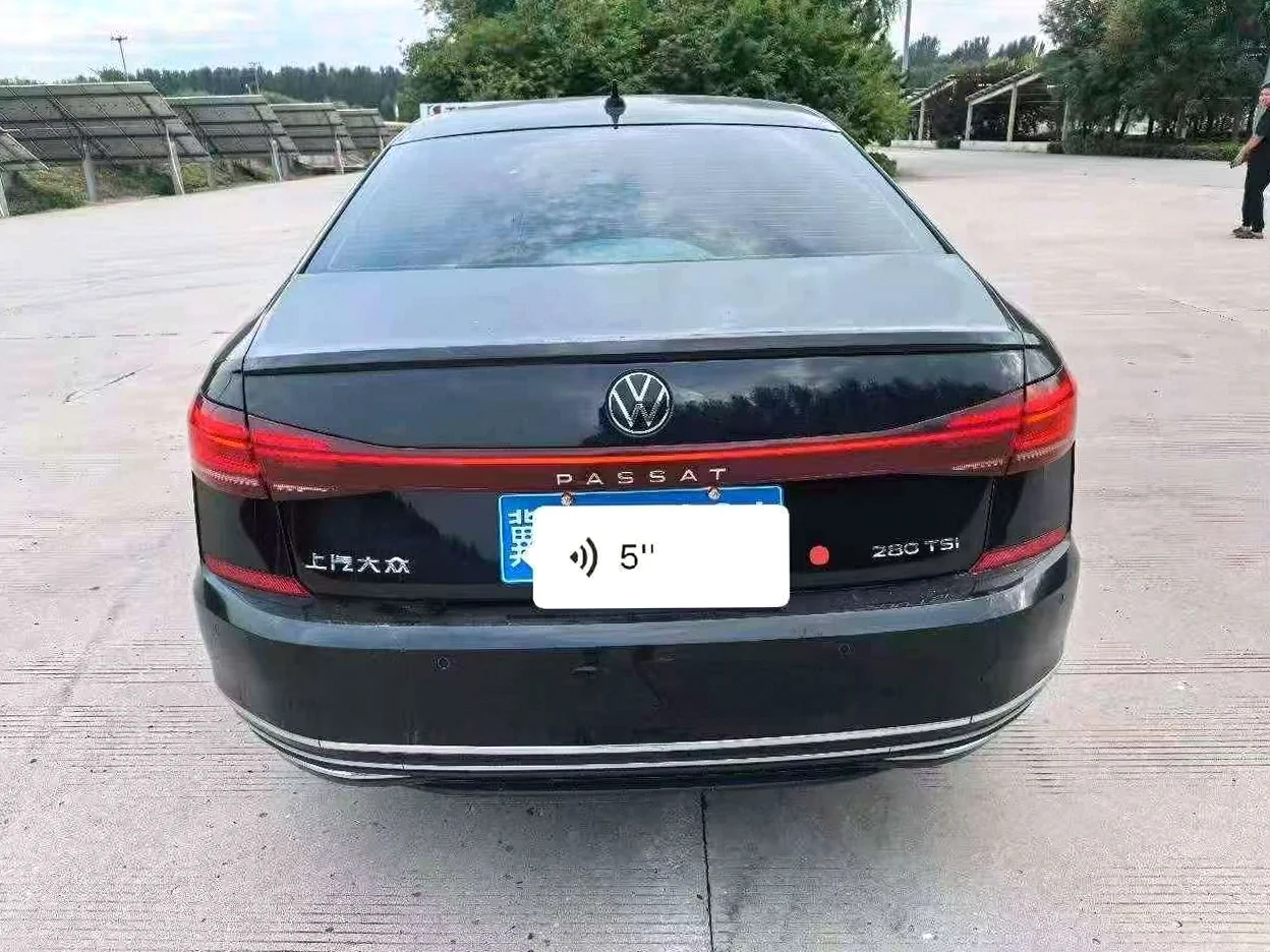 大众帕萨特 正面外观二