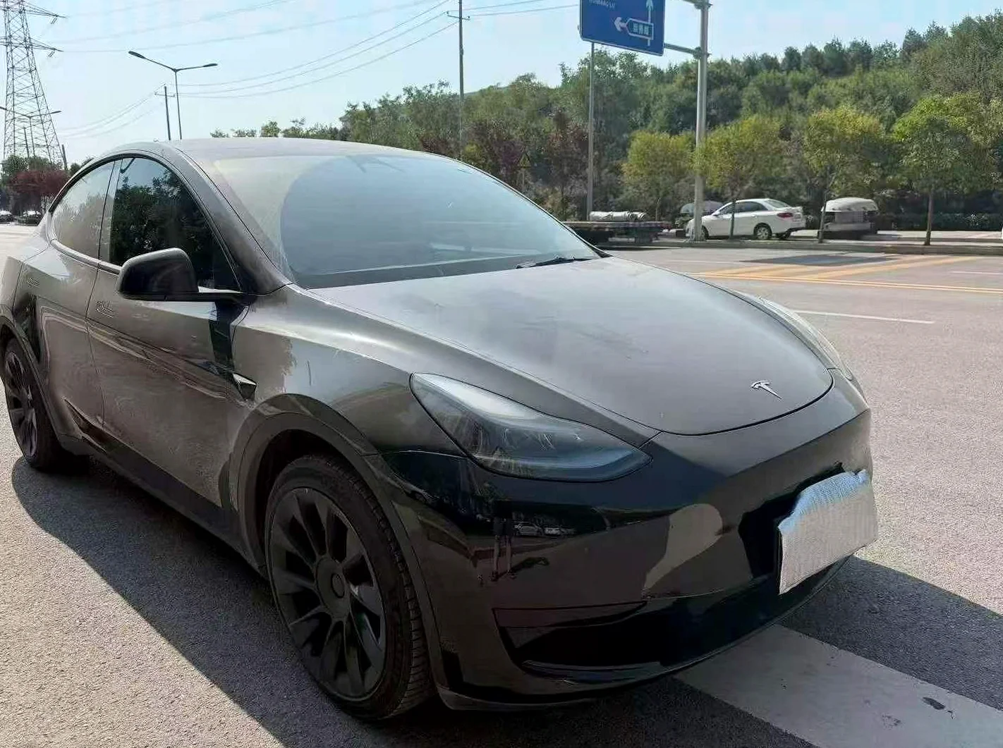 特斯拉MODEL 正面外观二