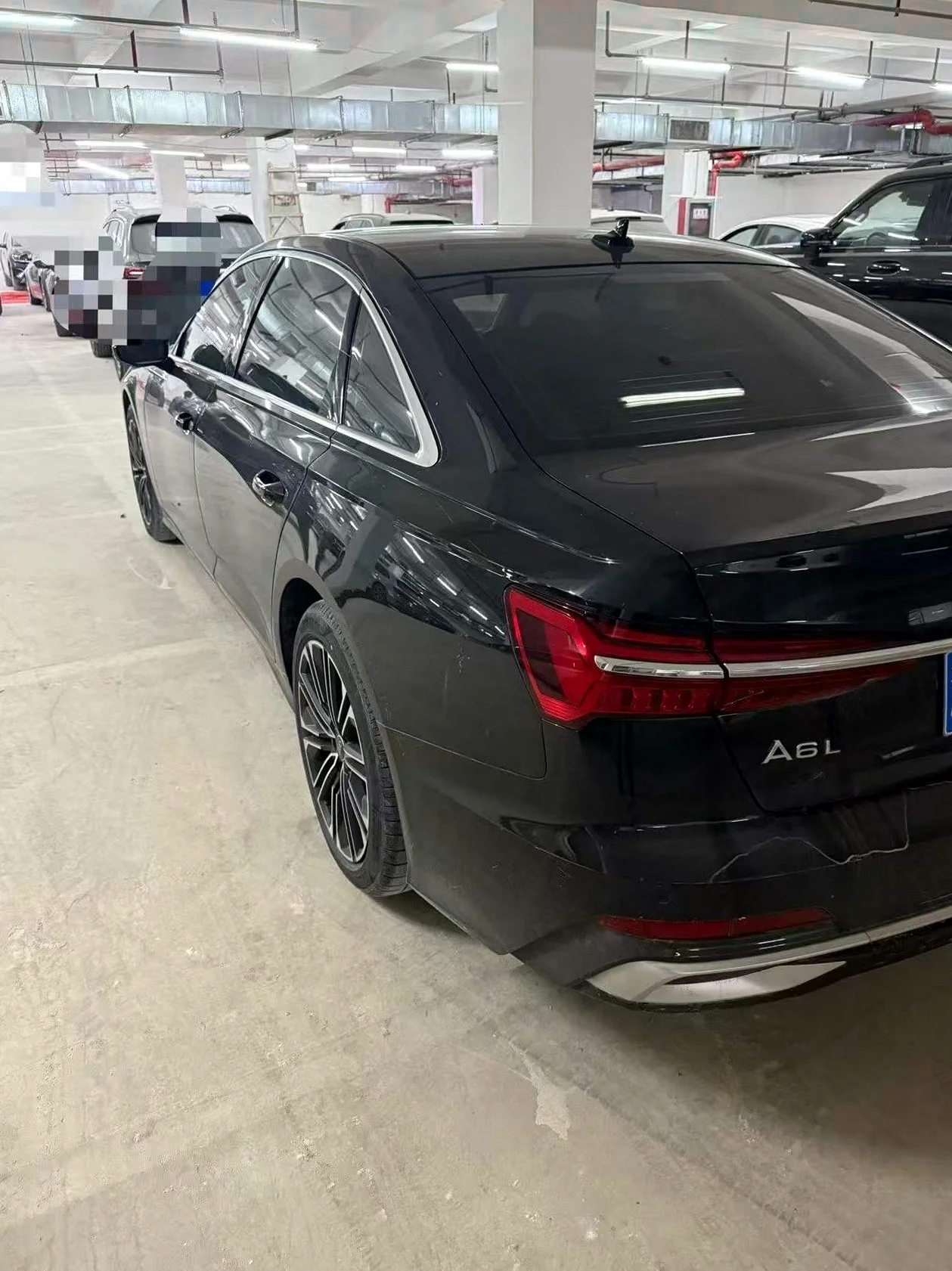 奥迪A6L 后面外观三