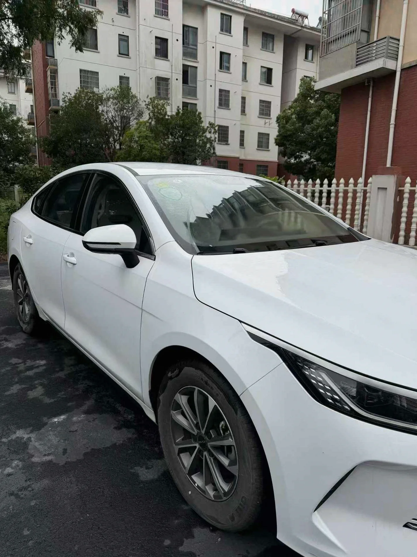 比亚迪驱逐舰 正面外观二
