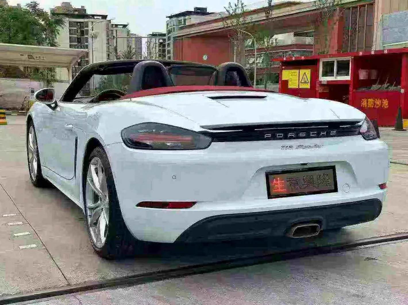 保时捷Boxster 内饰前排