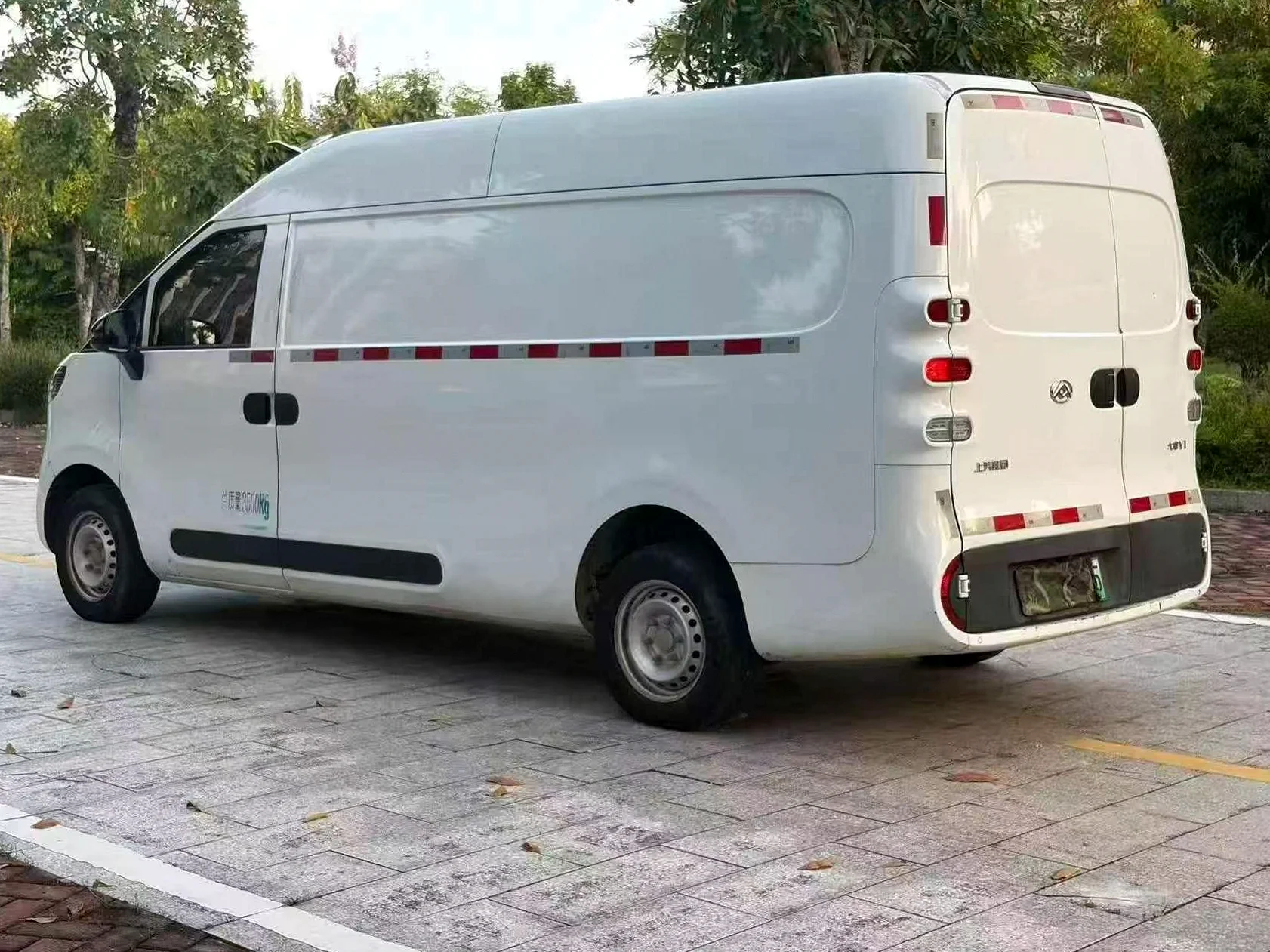 货车大通大拿 驾驶室