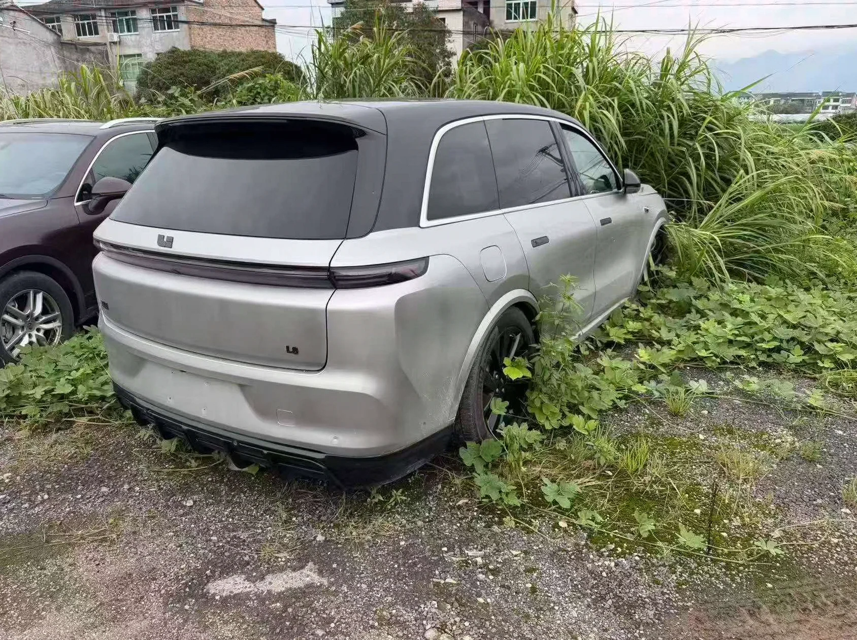 理想L8 正面外观三