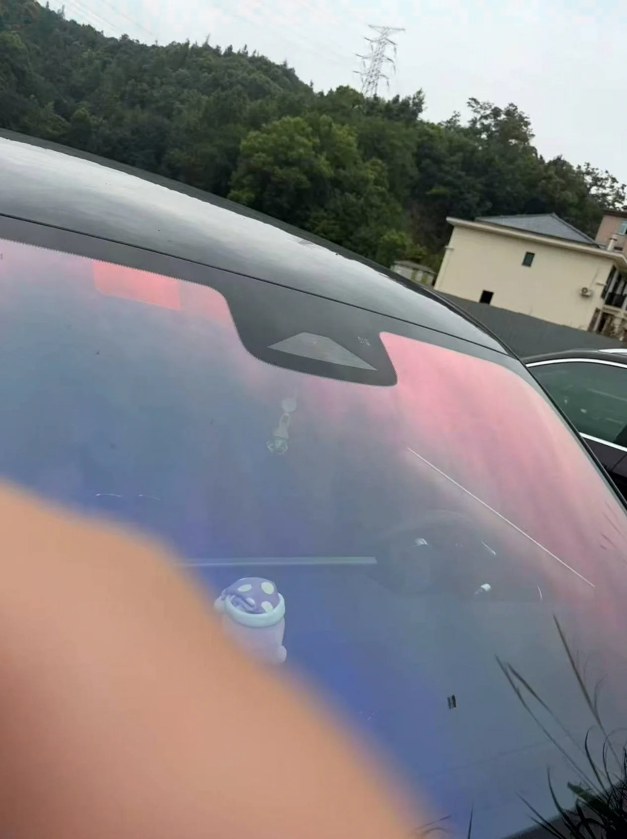 理想L8 正面外观二