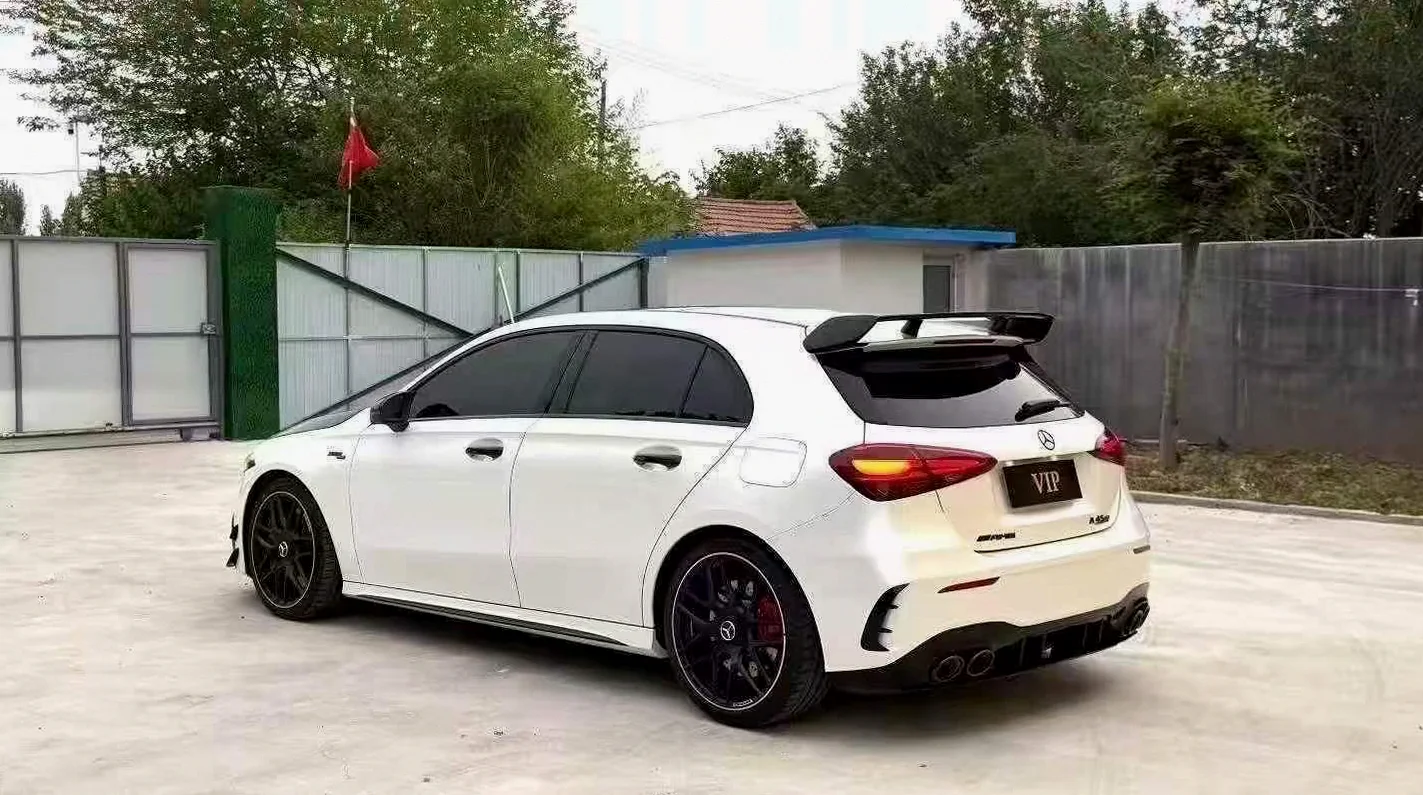 奔驰AMG 后面外观三