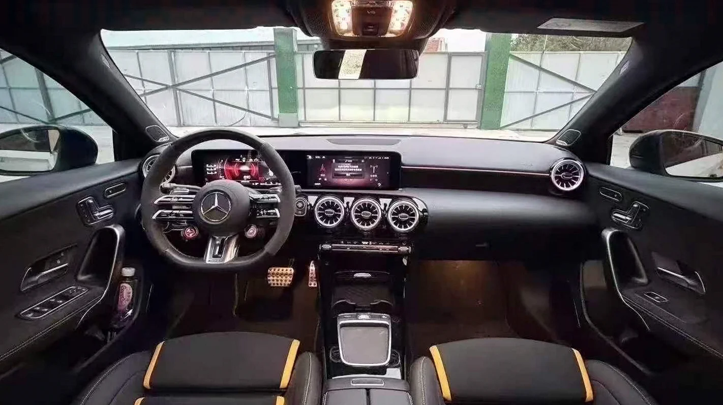 奔驰AMG 内饰前排