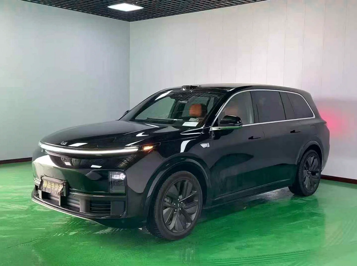 理想L9 正面外观三