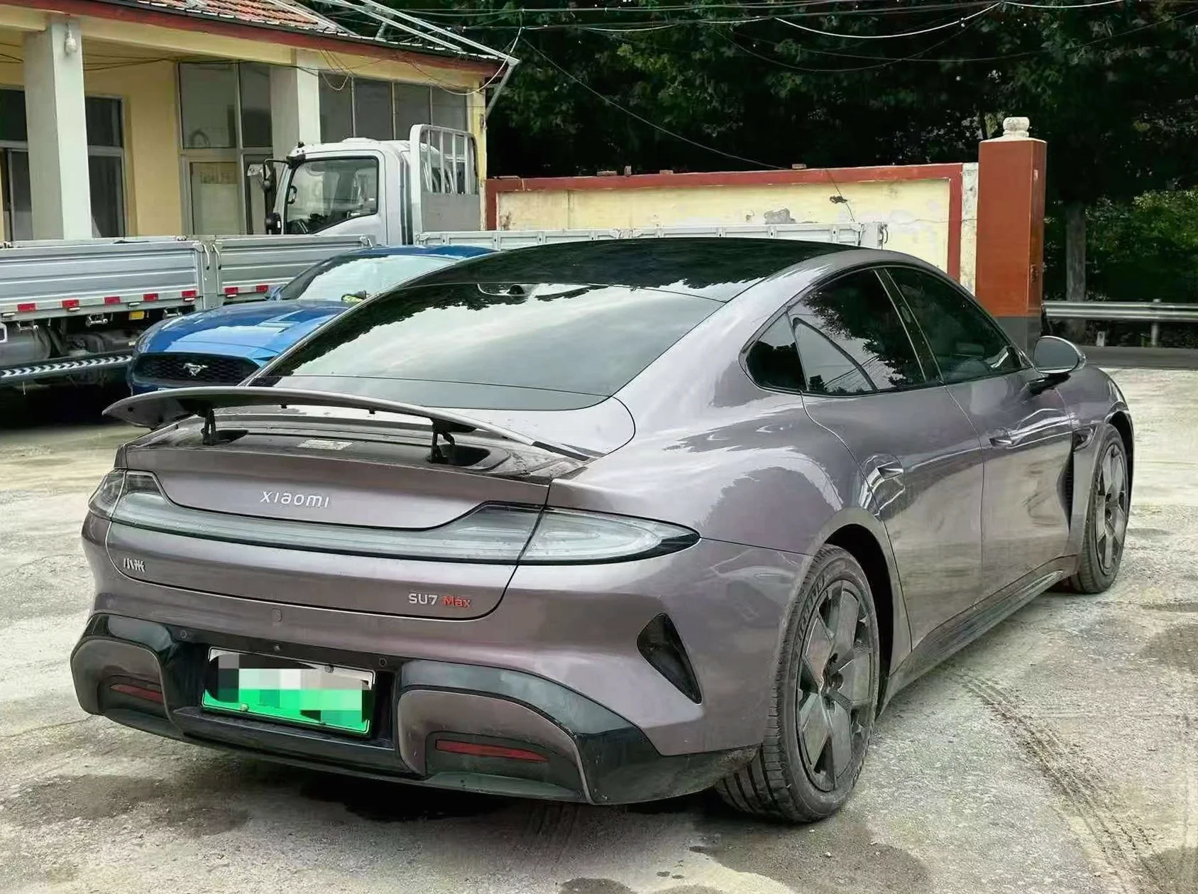 小米SU7 后面外观三