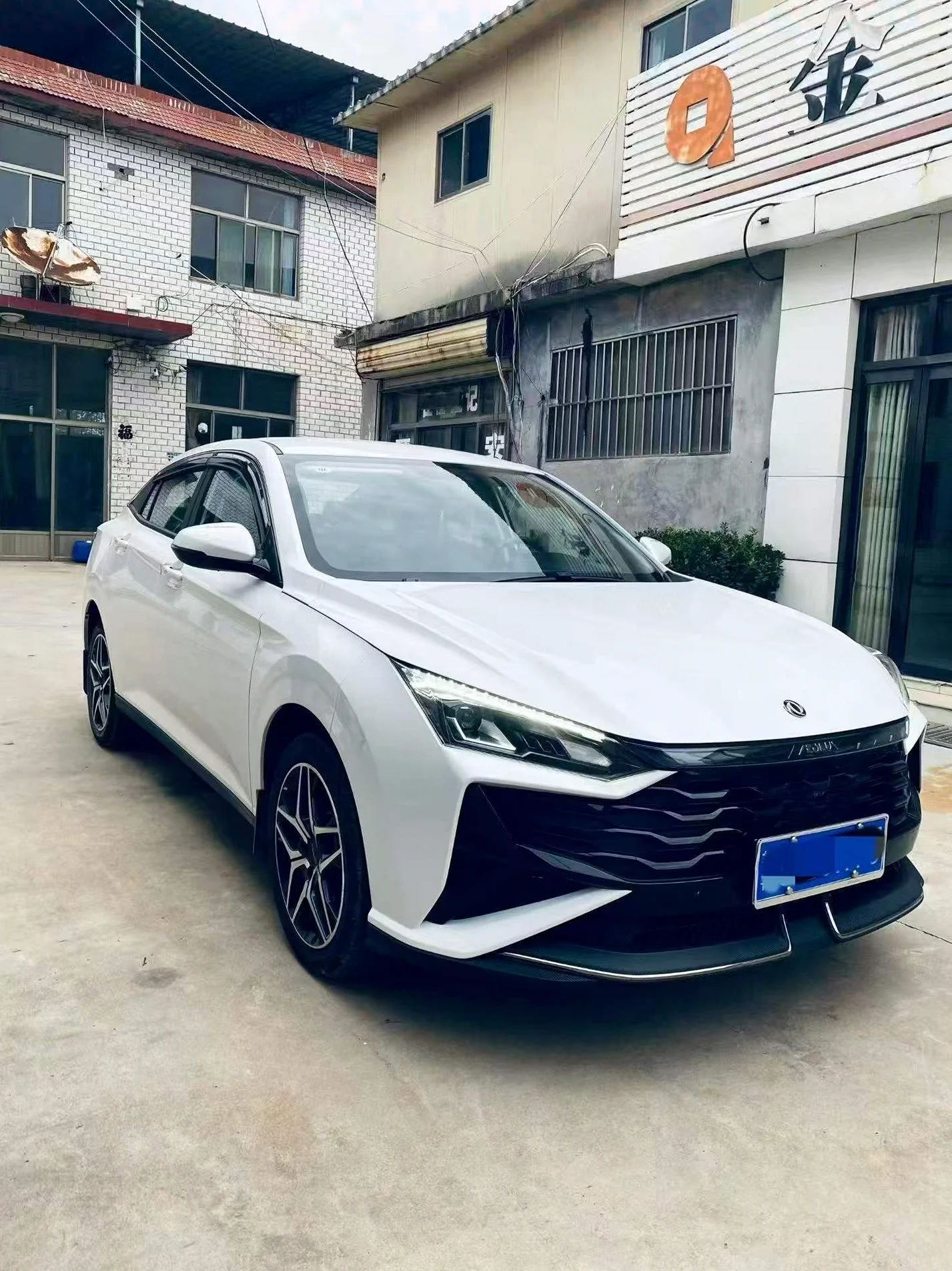 东风奕炫 后面外观三