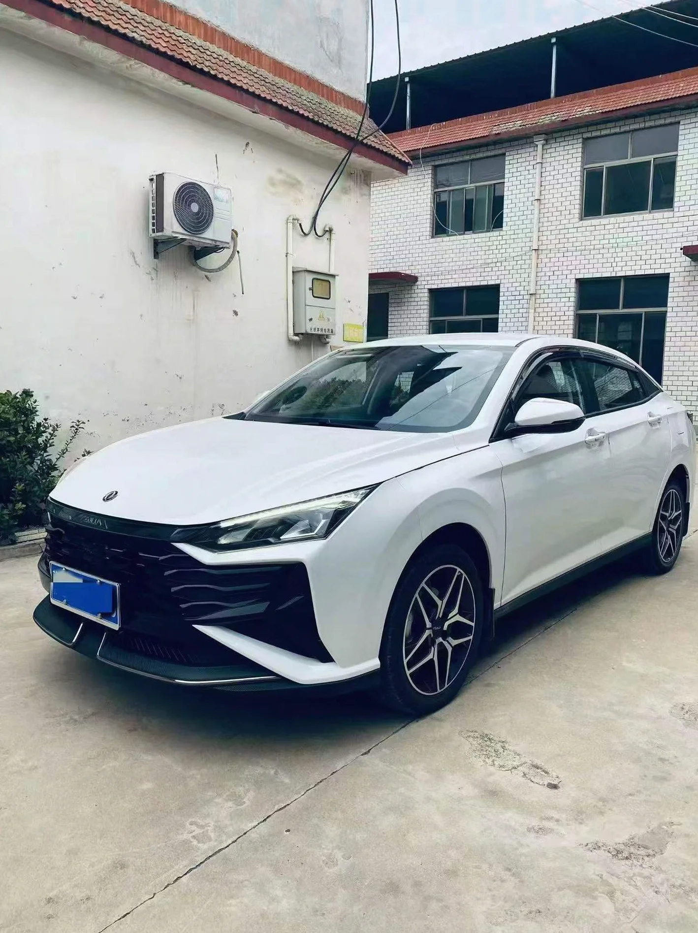 东风奕炫 后面外观一