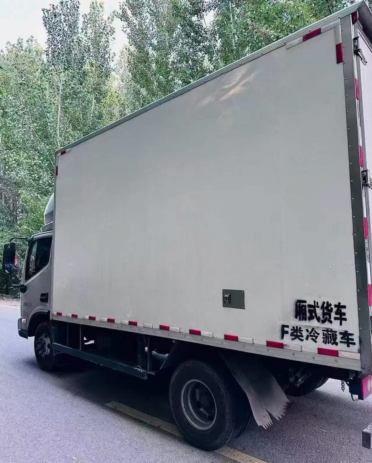 货车福田欧马可 后面外观二