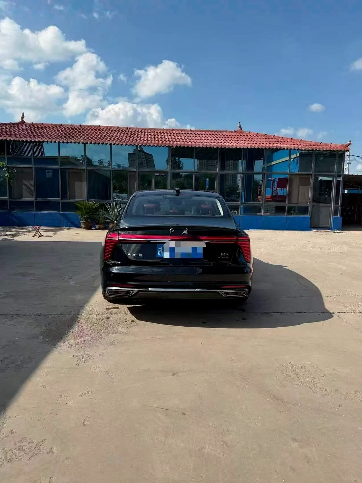 红旗H5 后面外观一
