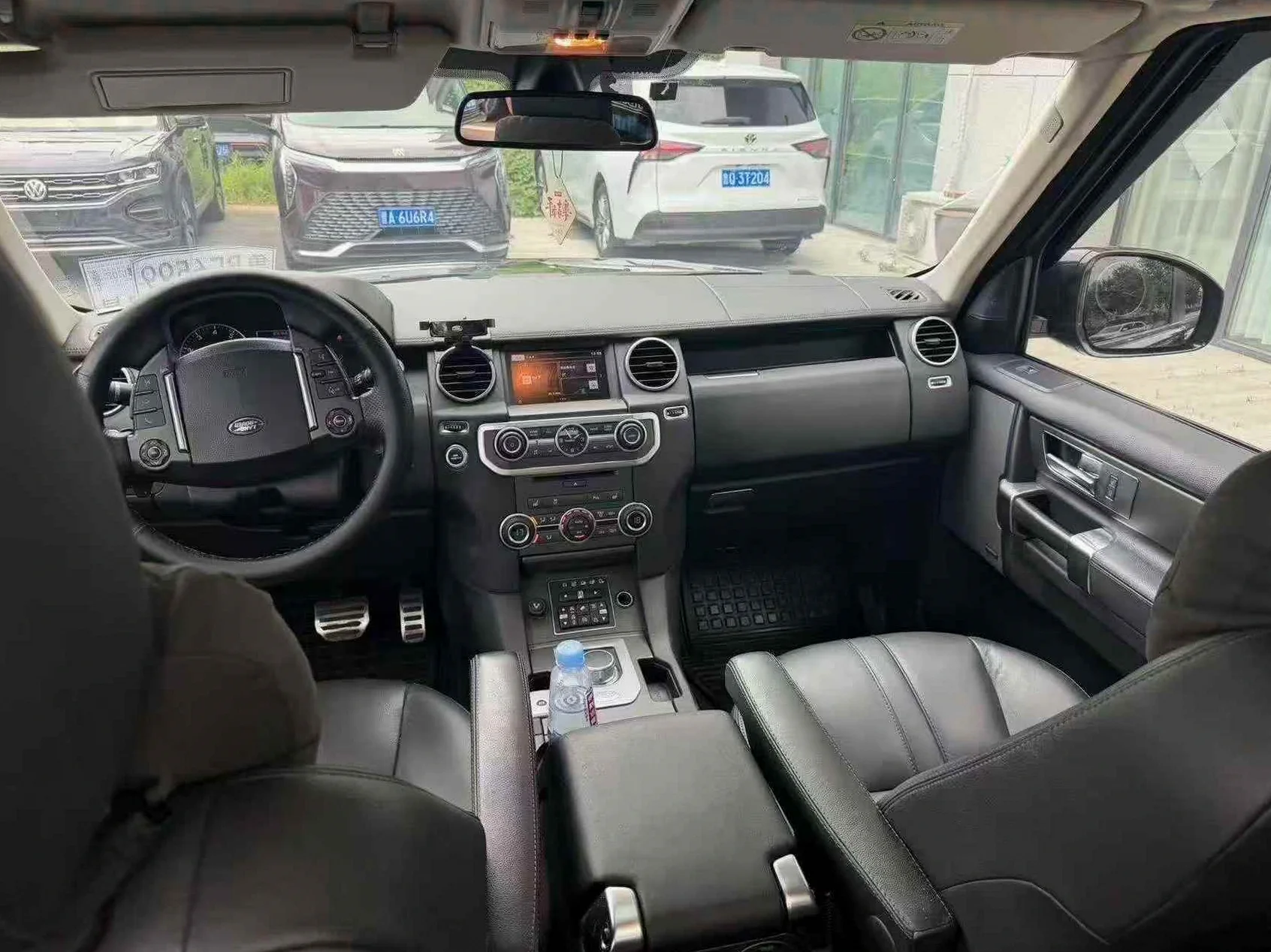 路虎发现 后面外观三