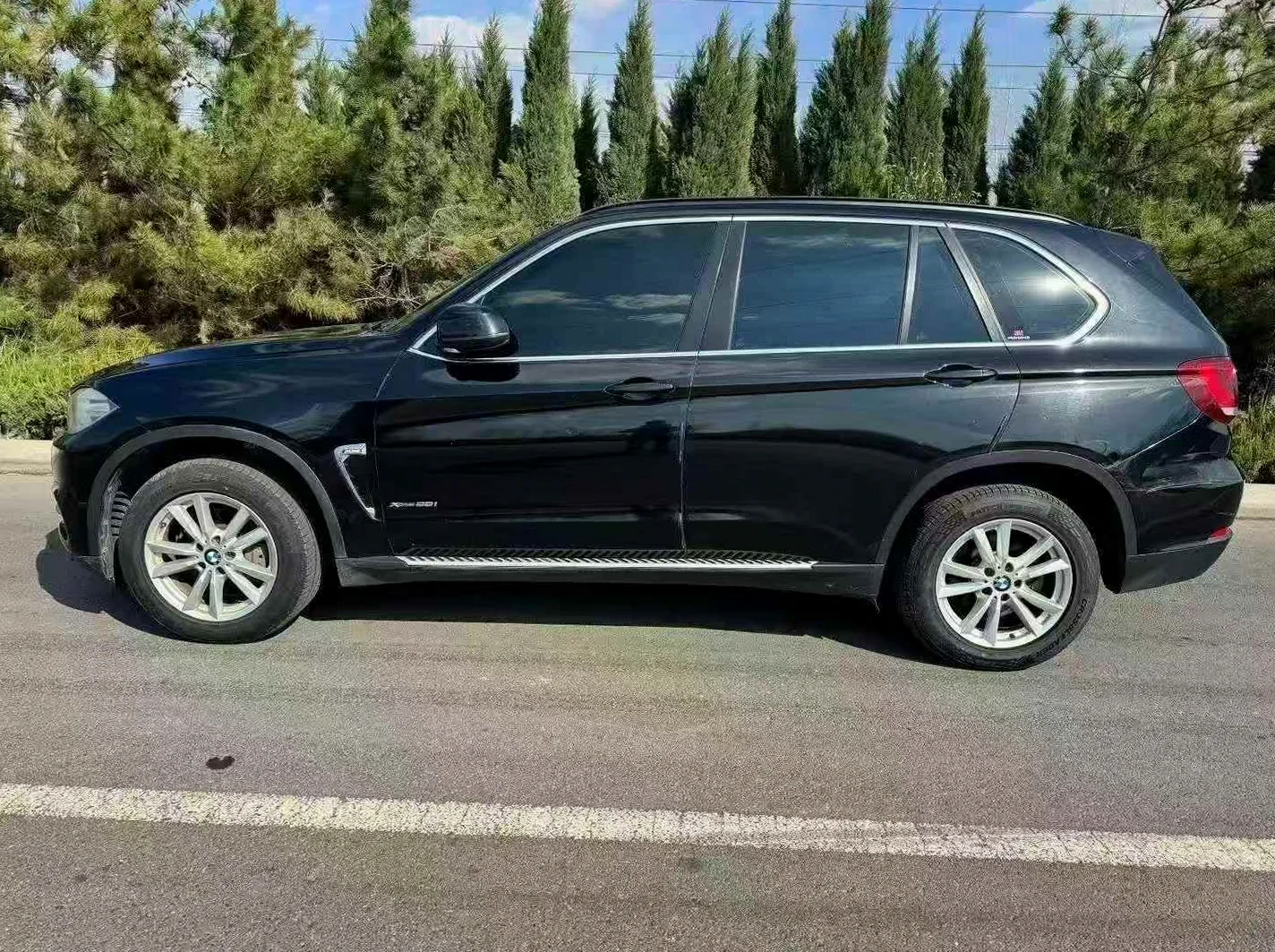 宝马X5 后面外观一