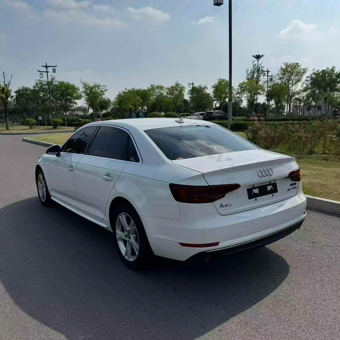 奥迪A4L 后面外观二