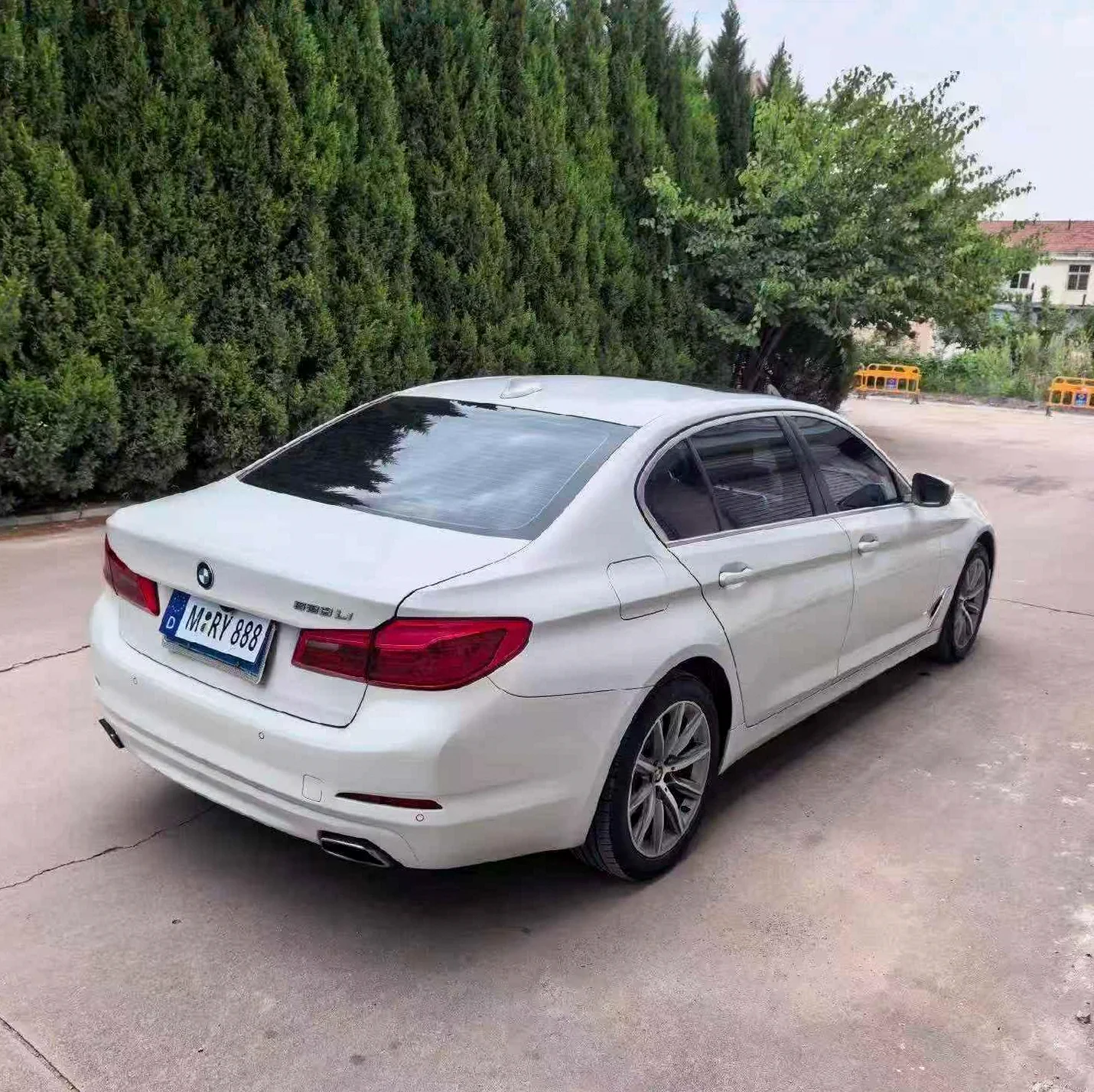 宝马5系 后面外观三