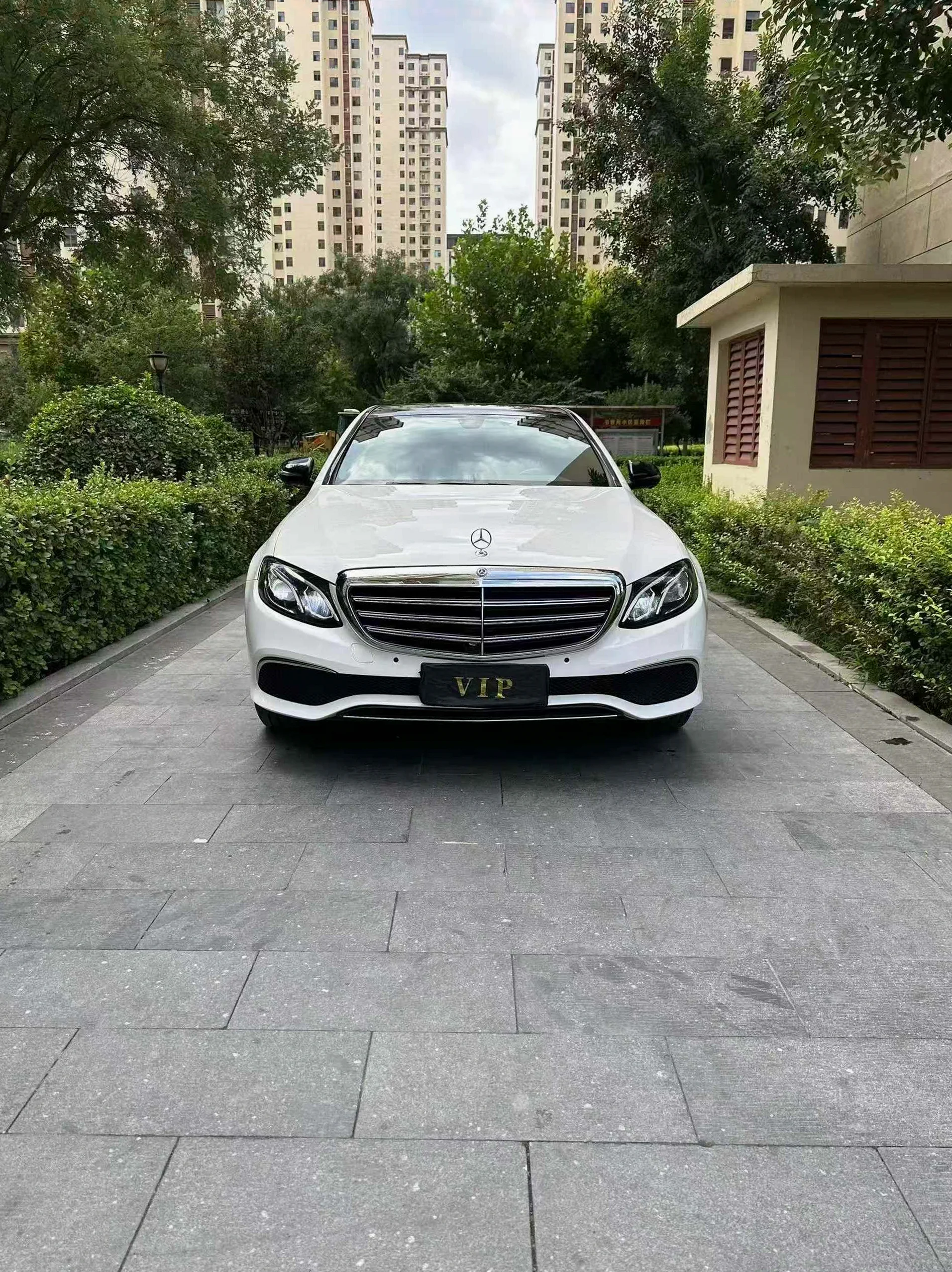19年奔驰E260L运动豪华顶配