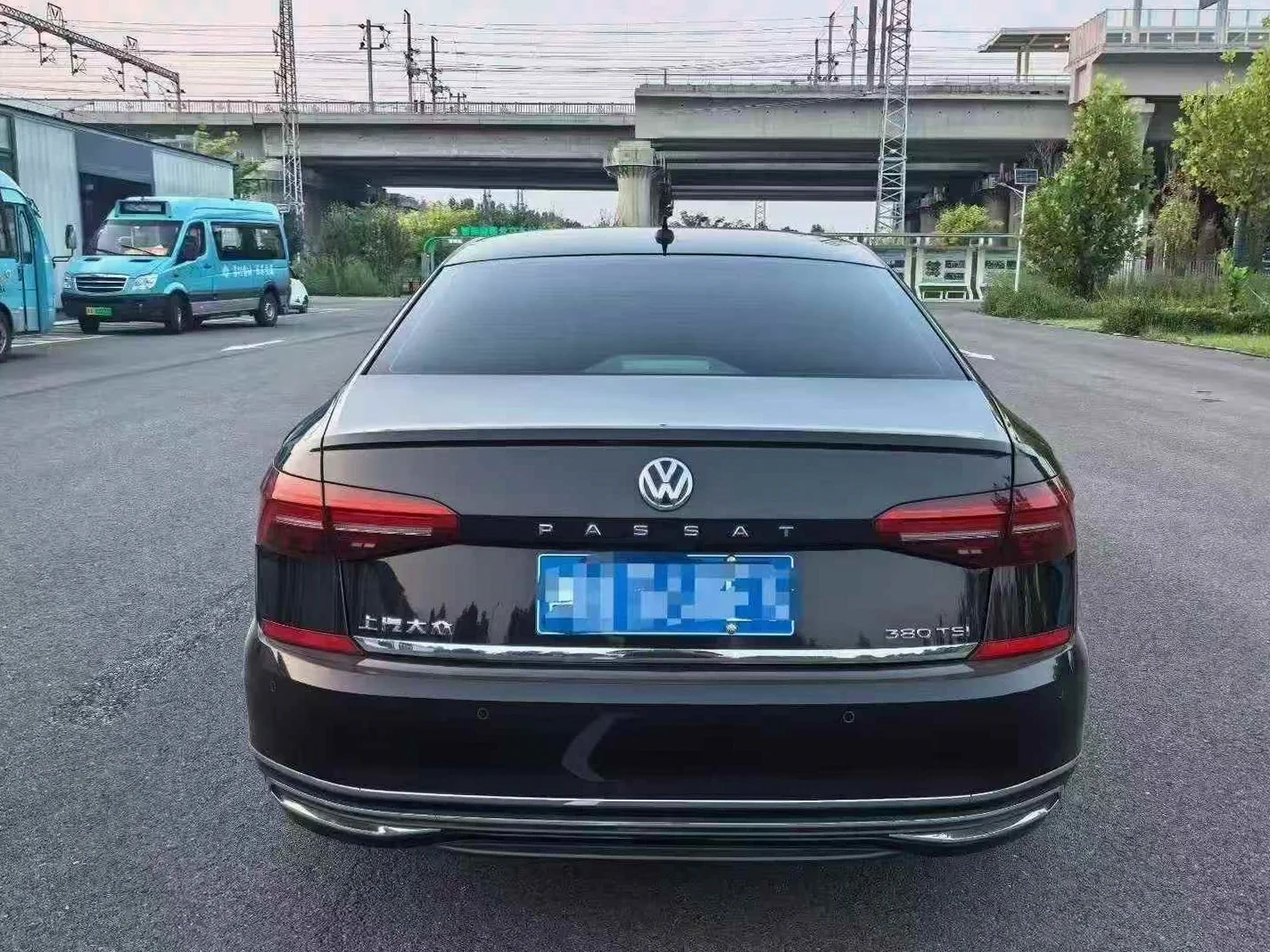 大众帕萨特 后面外观一