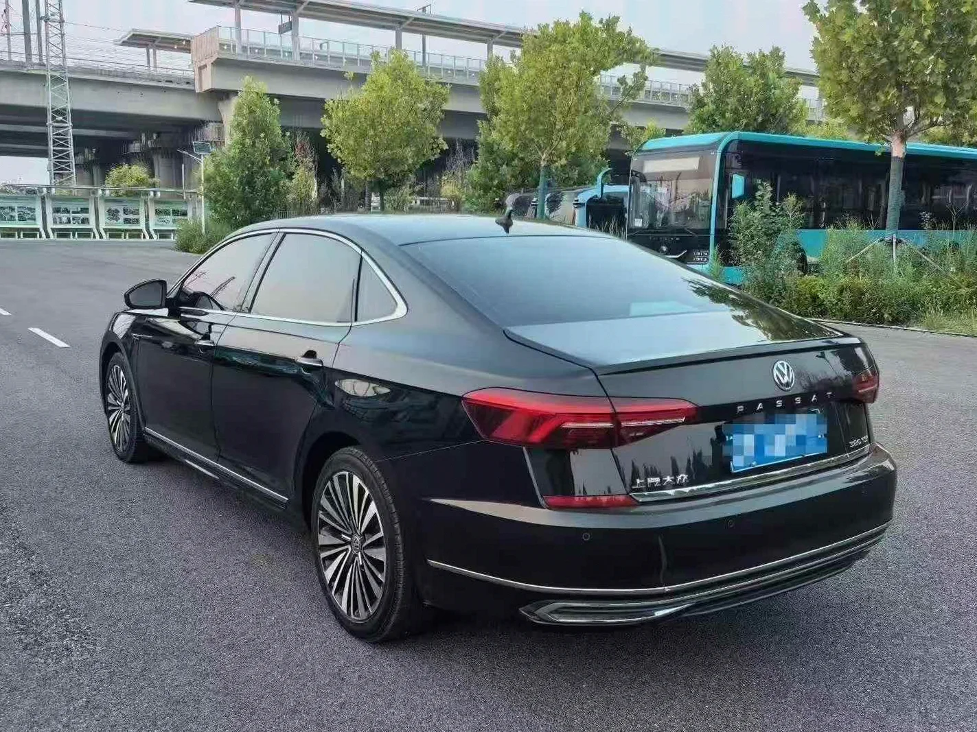 大众帕萨特 后面外观二