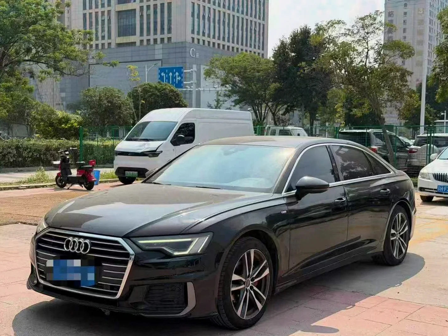 2020款奥迪A6L 40TFSI豪华动感型