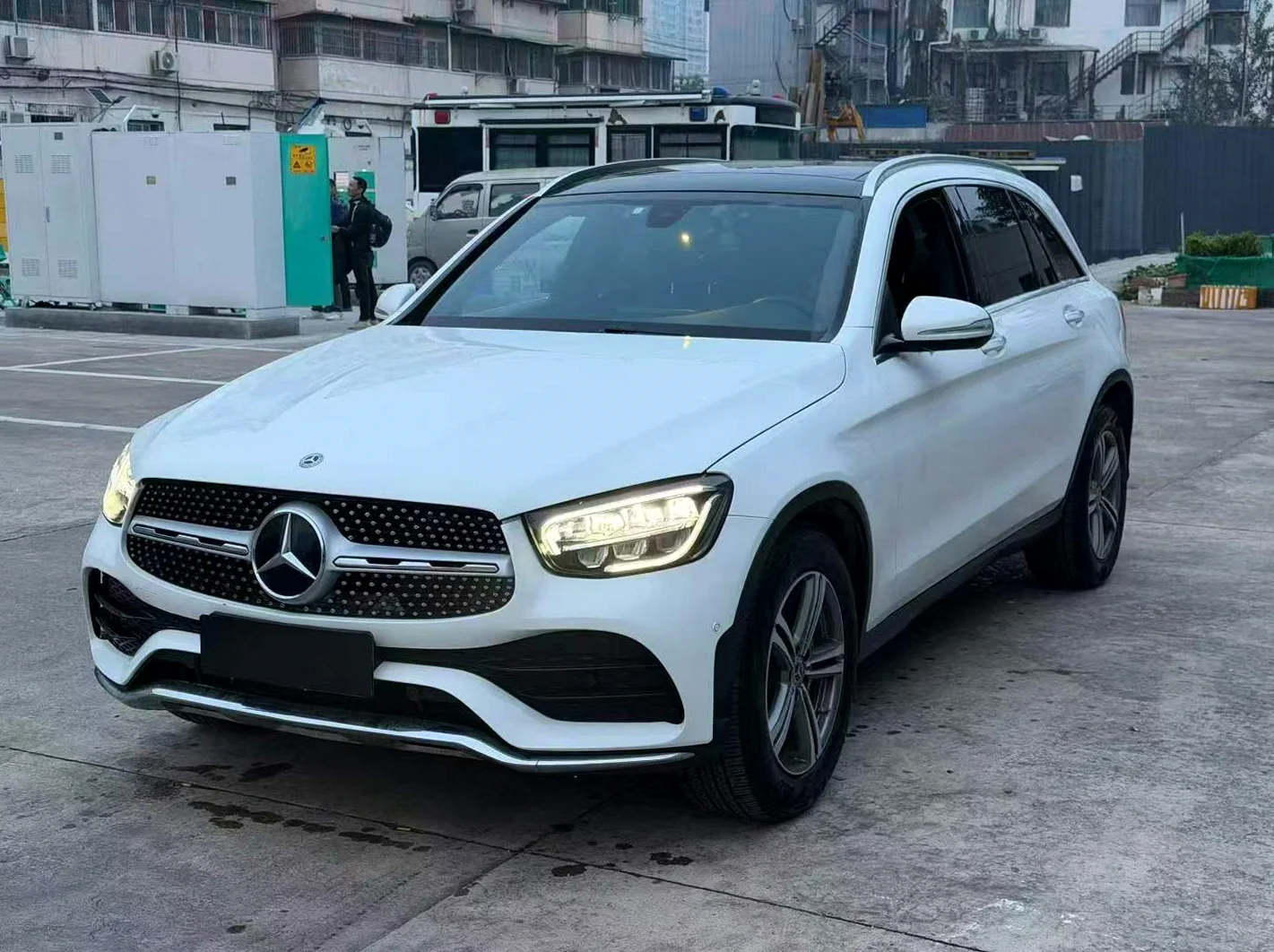 奔驰GL 正面外观三