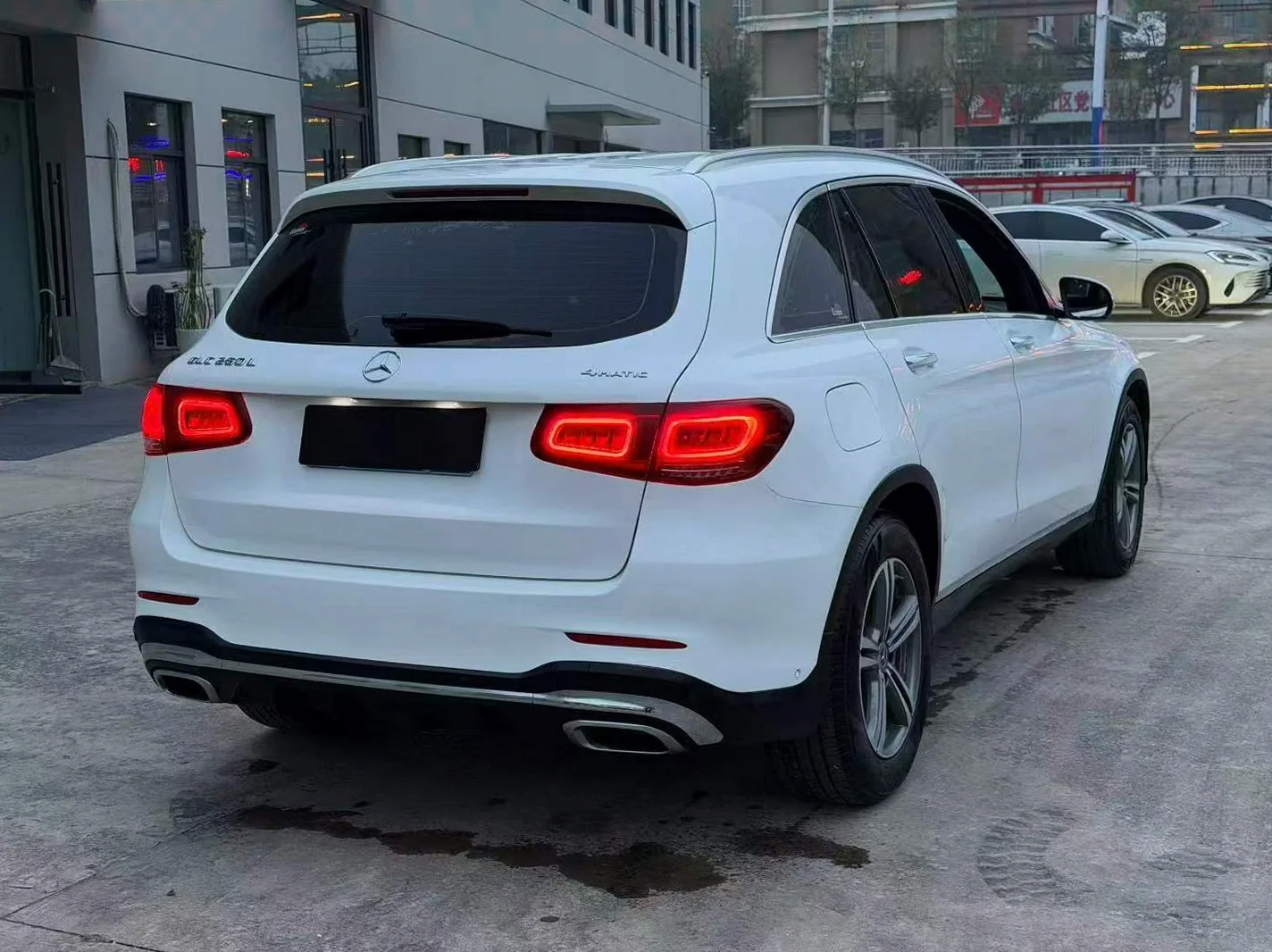 奔驰GL 后面外观一