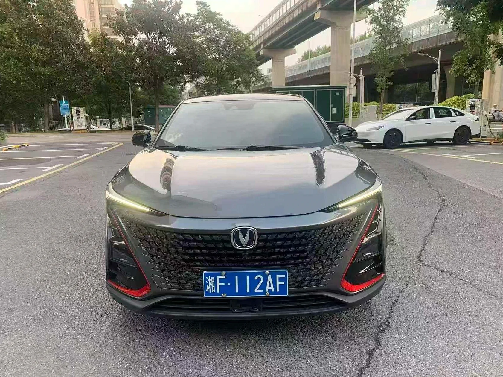 长安汽车UNI 正面外观二