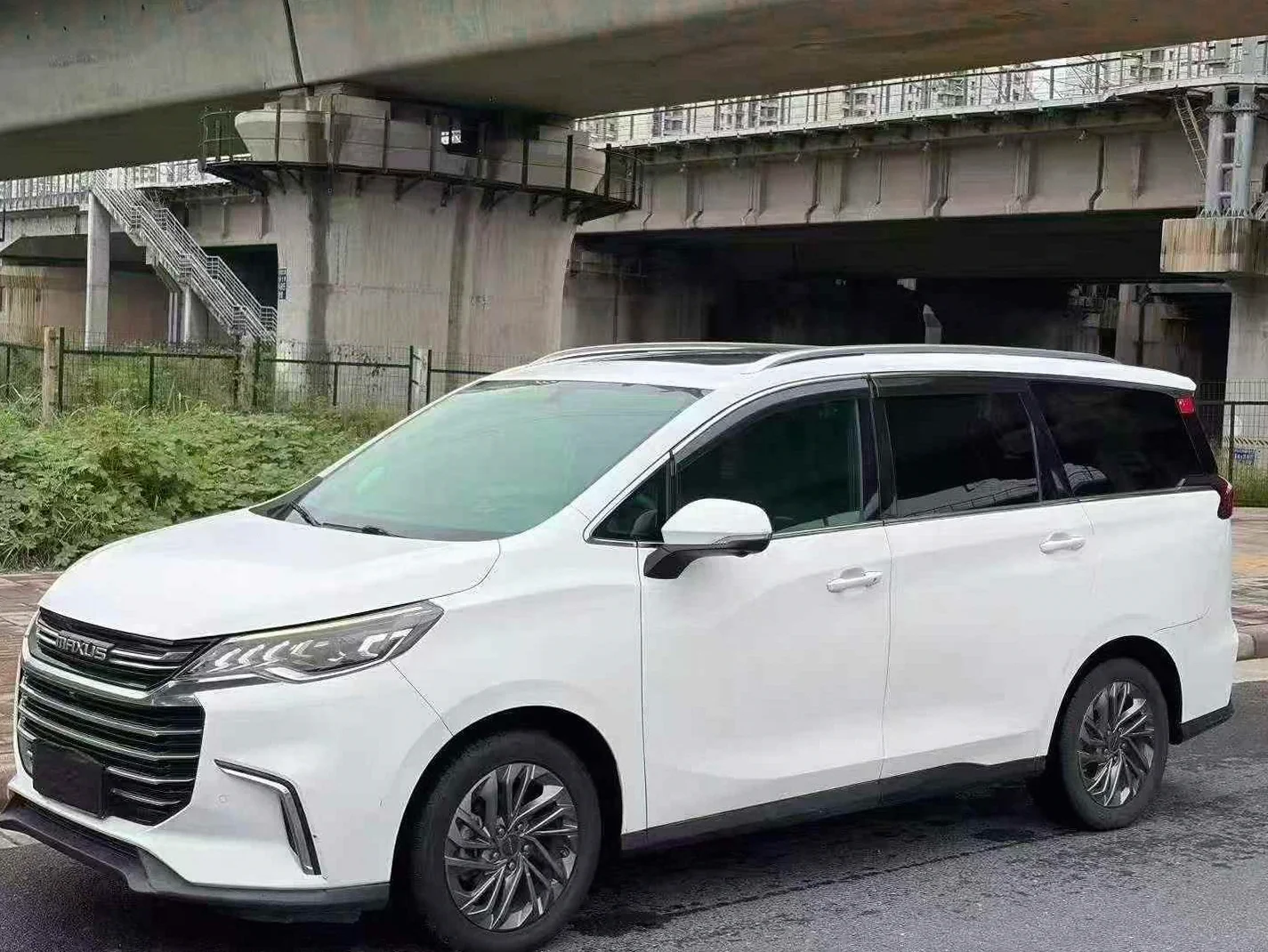 大通G50 正面外观二