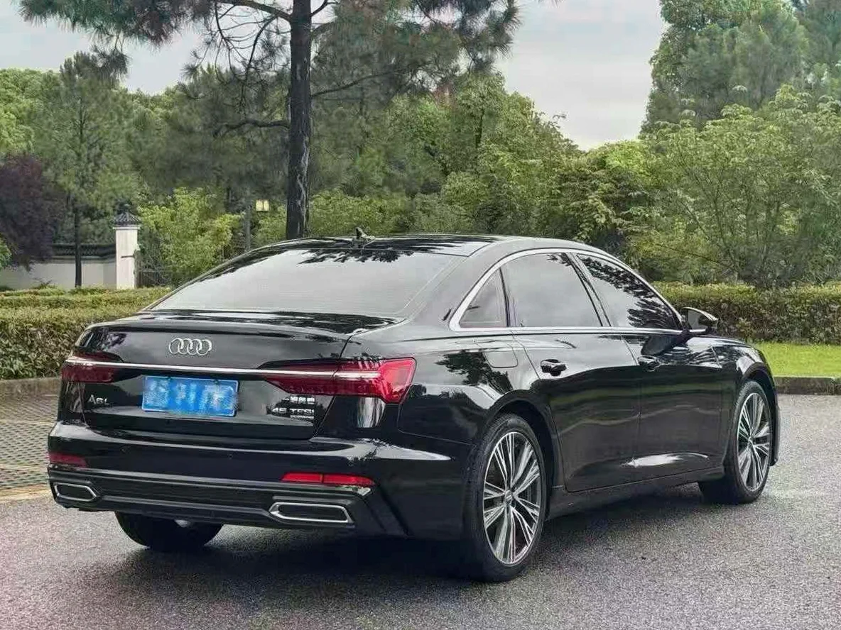 奥迪A6L 后面外观一