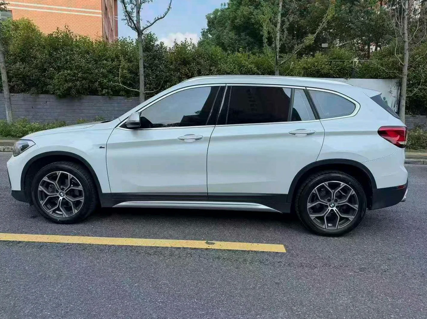 宝马X1 后面外观二