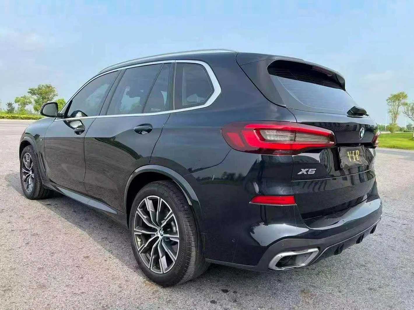宝马X5 后面外观二
