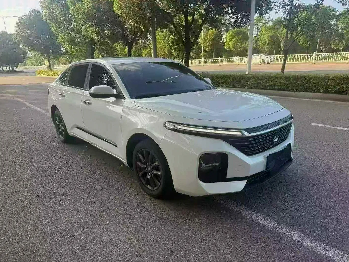 宝骏RC5 正面外观三