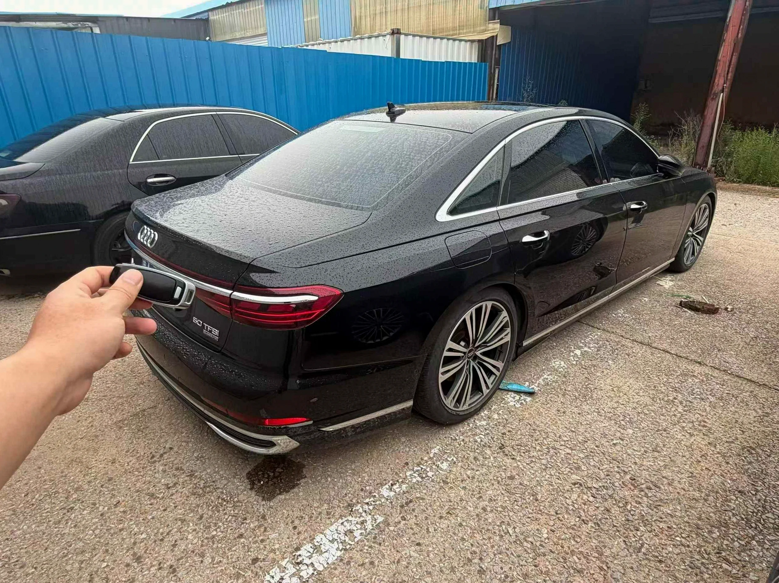 奥迪A8L 后面外观二