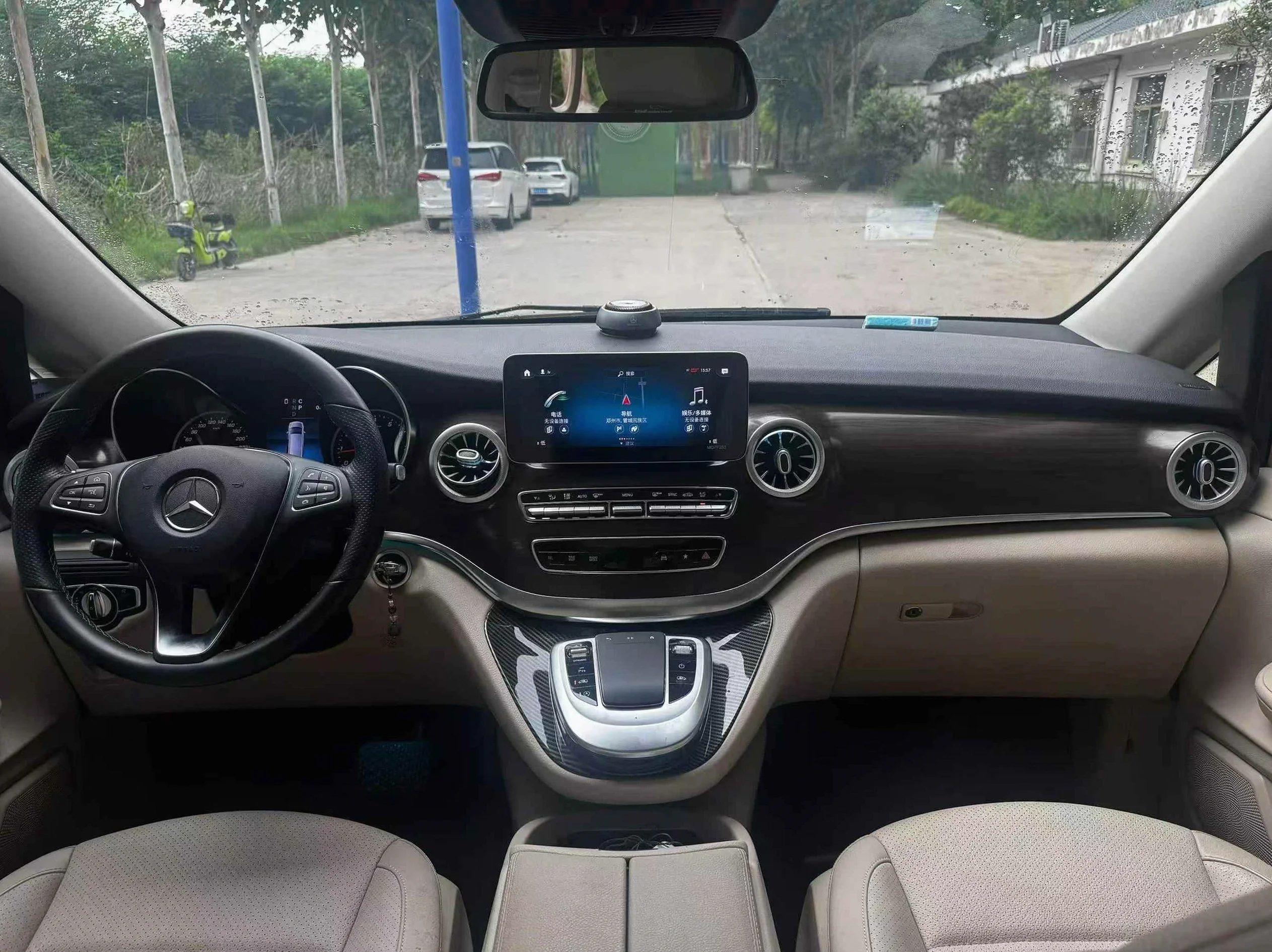 奔驰V 驾驶室