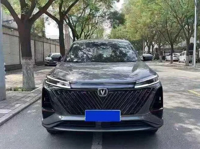 22年长安CS75 Plus尊贵型